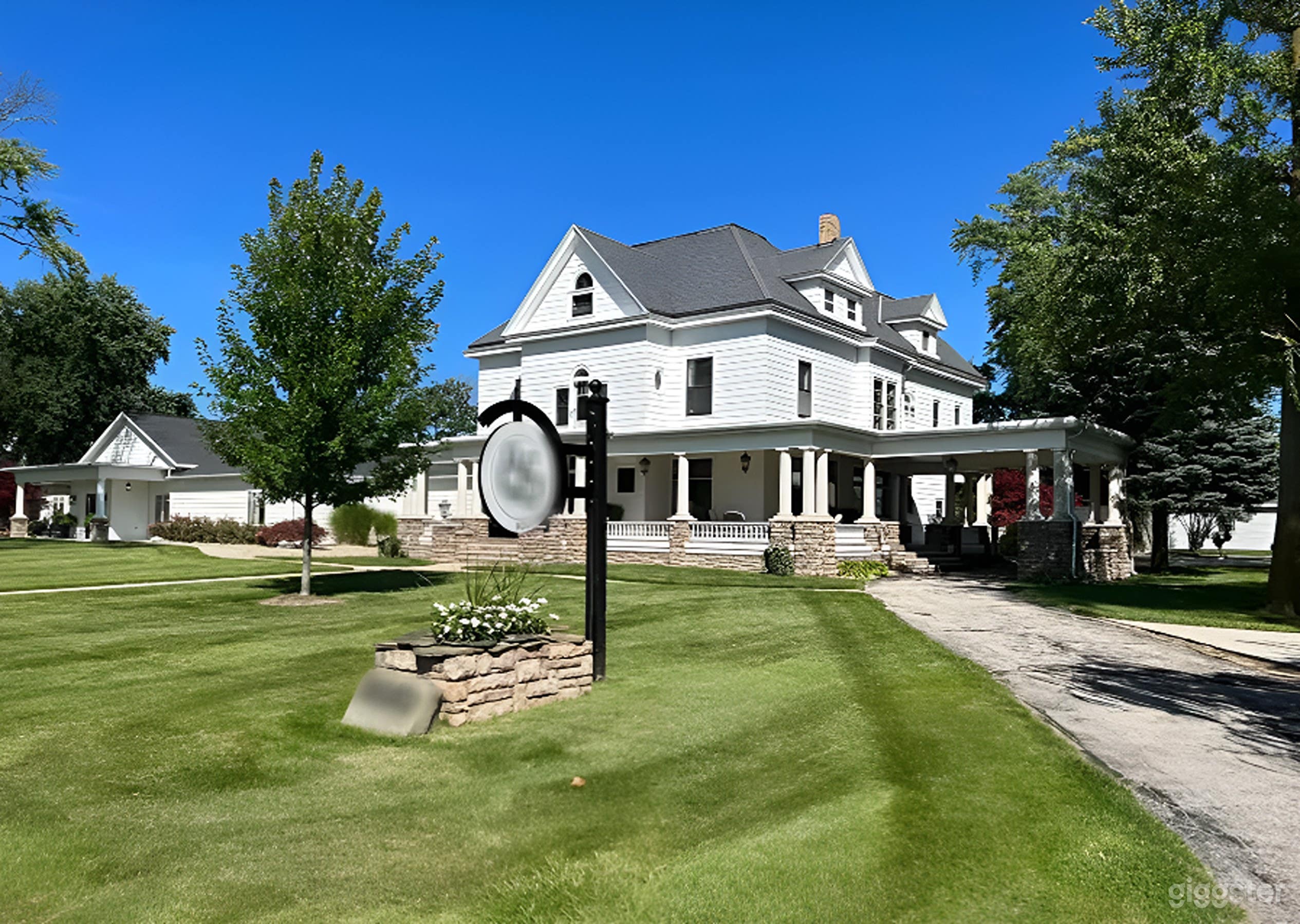 Boutique Hotel & Events, Luxury in Port Austin MI-Lake Huron Photo 1