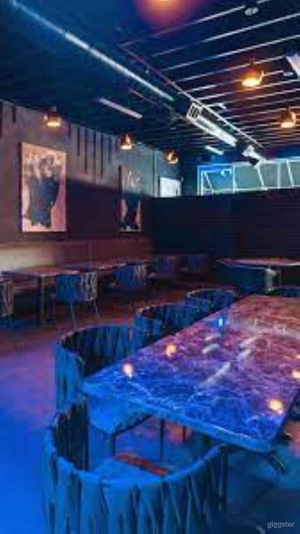 Sexy, Upscale Lounge with Full Bar &amp; Kitchen Photo 4