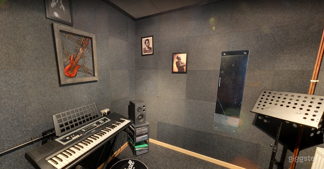 Music Room 6 in Birmingham Photo 4