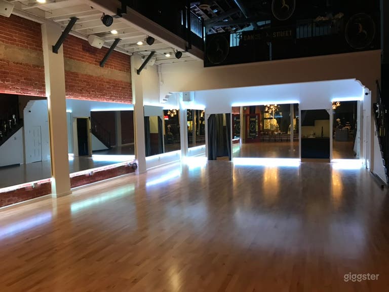  Main Dance floor with mirror and back RGB lighting 
