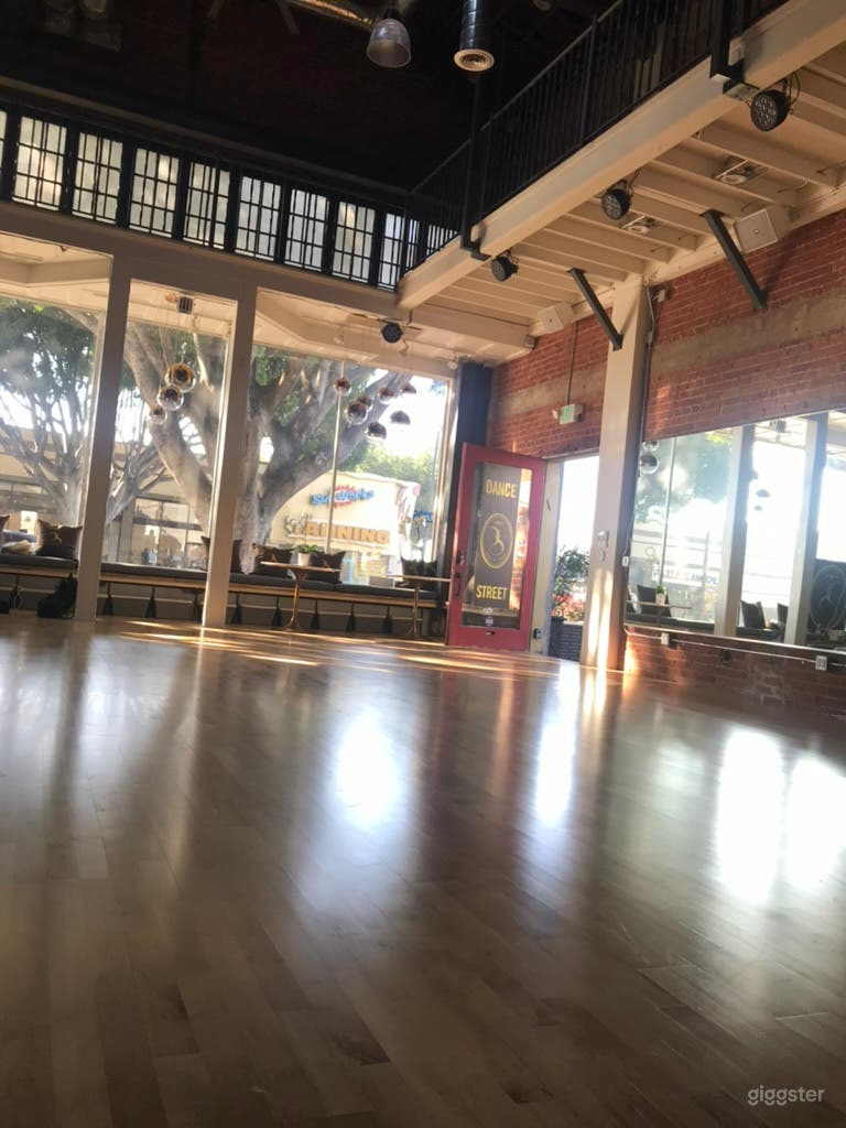 Middle stage of Dance Floor 
