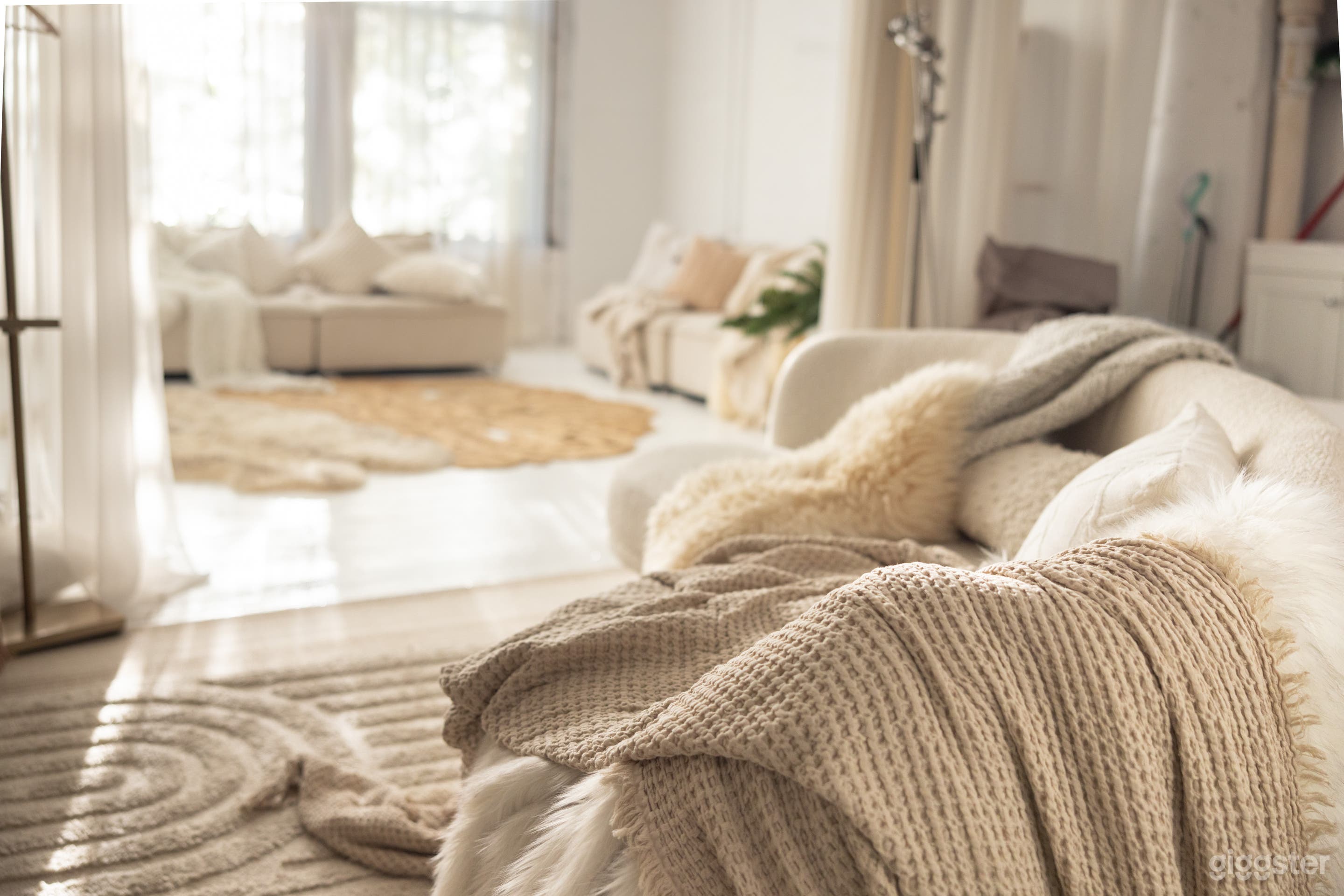 Lots of neutral light textures that you can use in your shoots