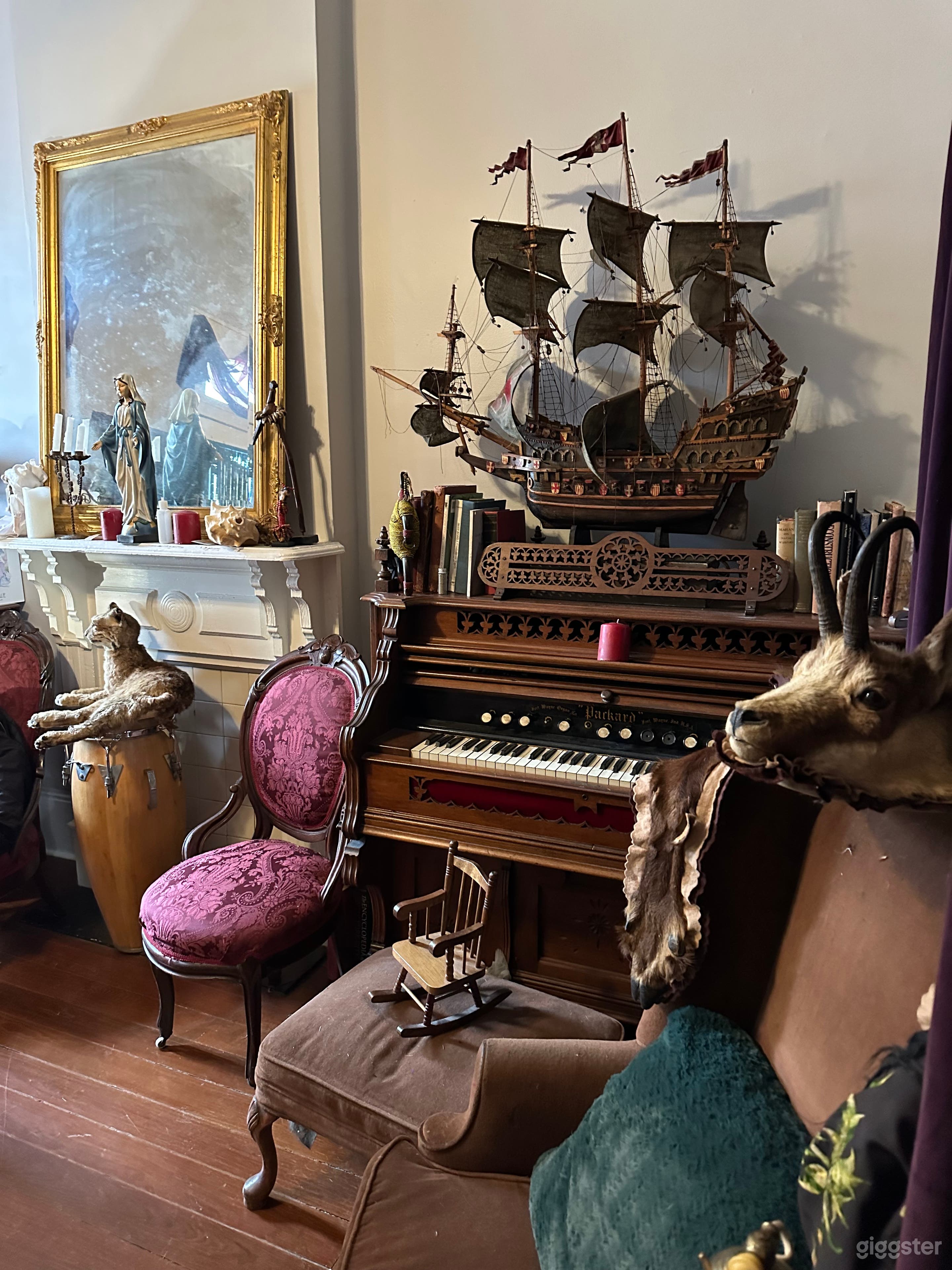 Yet anther view for you with Nanny (the goat) and Wilbur the lion saying HI