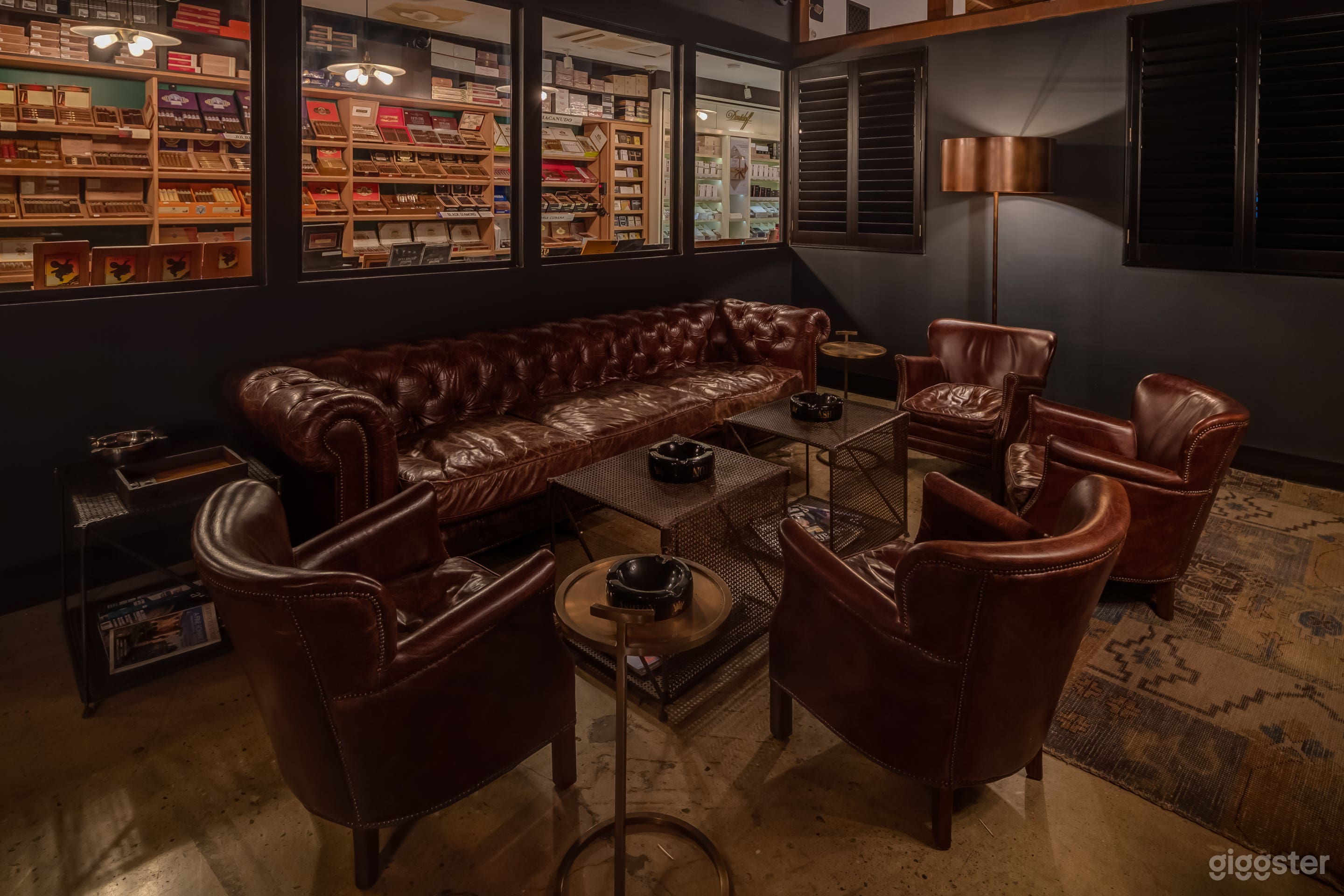 Exclusive Luxurious Private Members Cigar Lounge Photo 1
