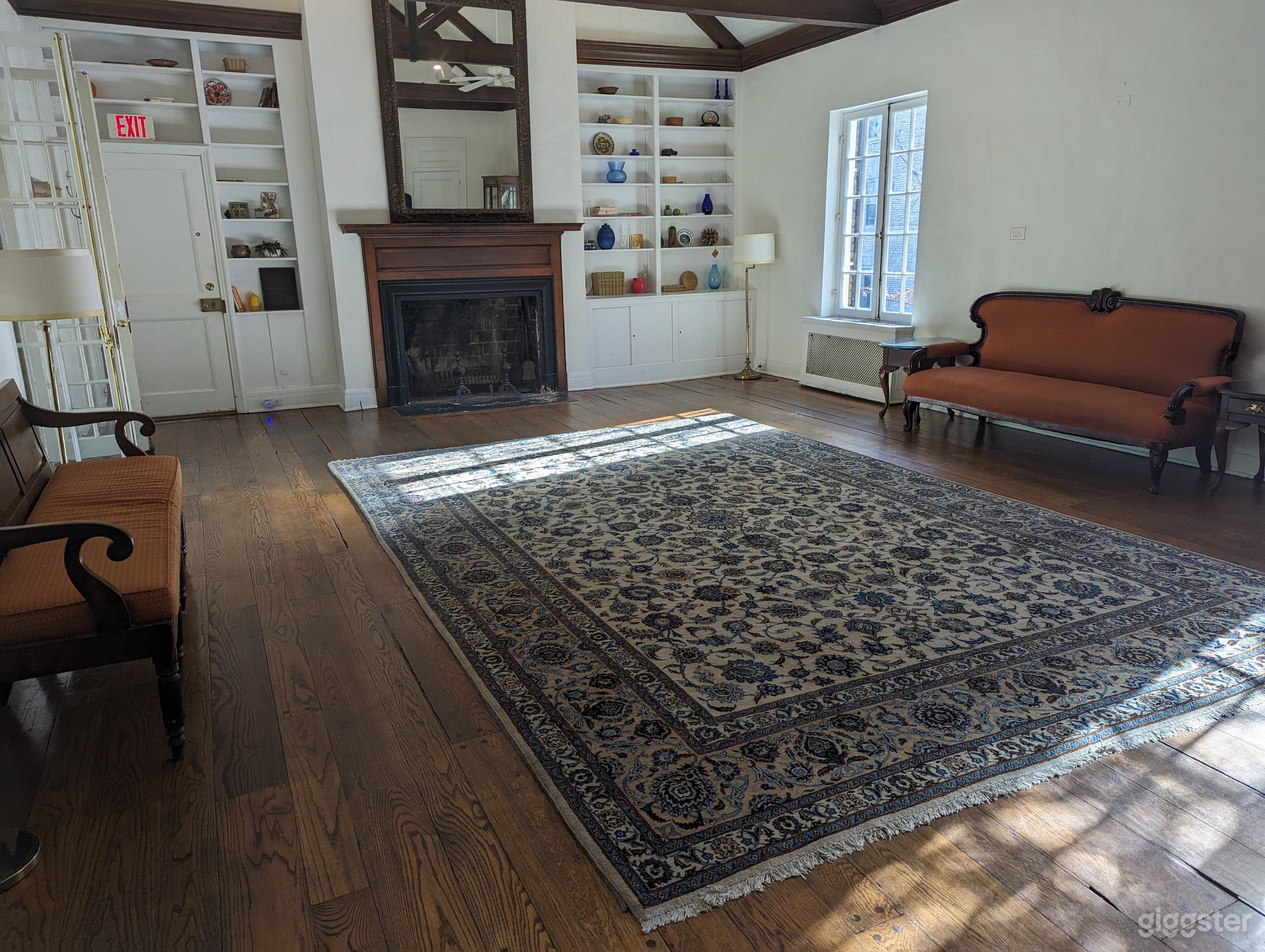 Historic Living Room Photo 4