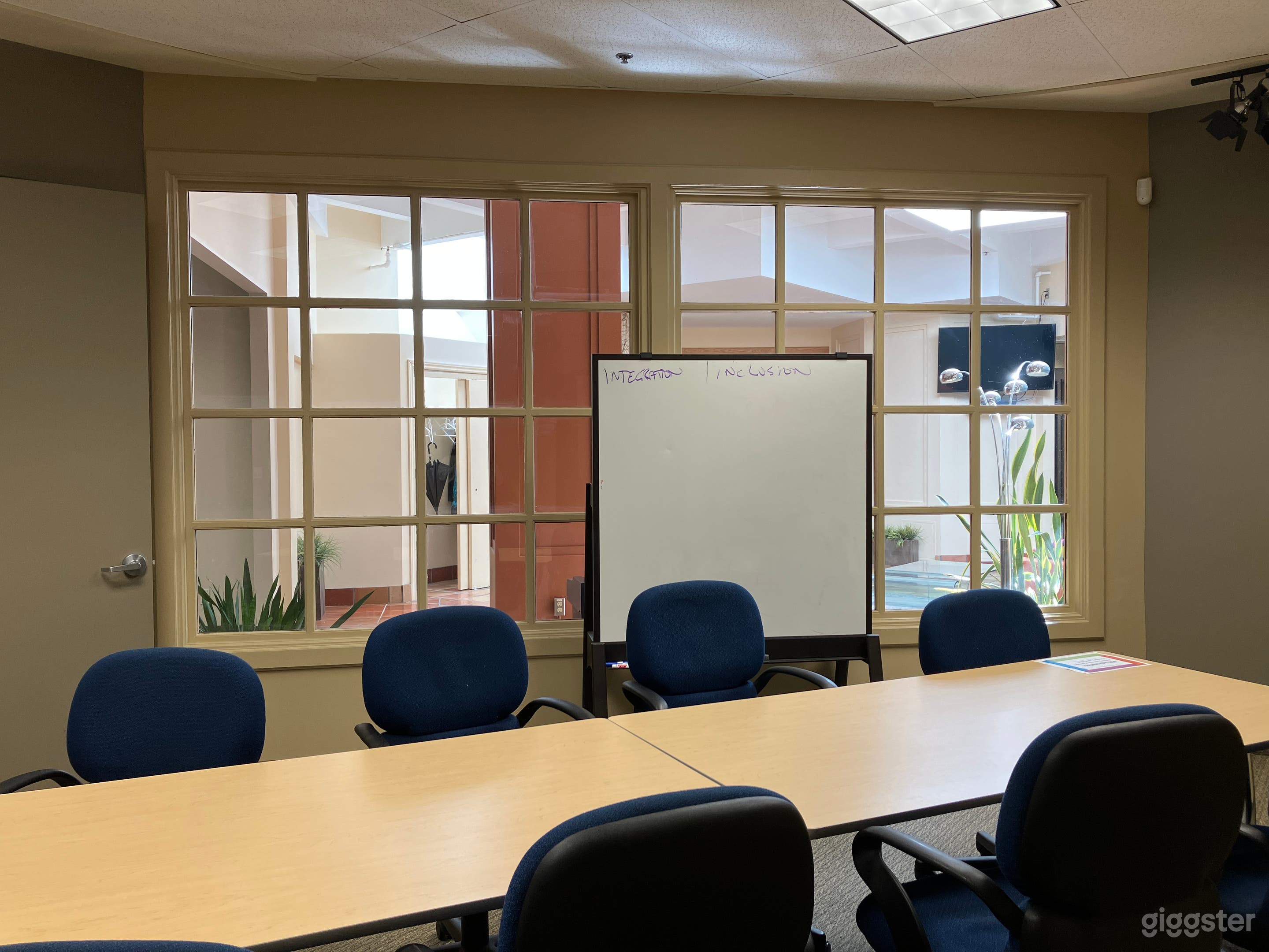 ByWard Market Classroom Style and Boardroom Spaces Photo 4