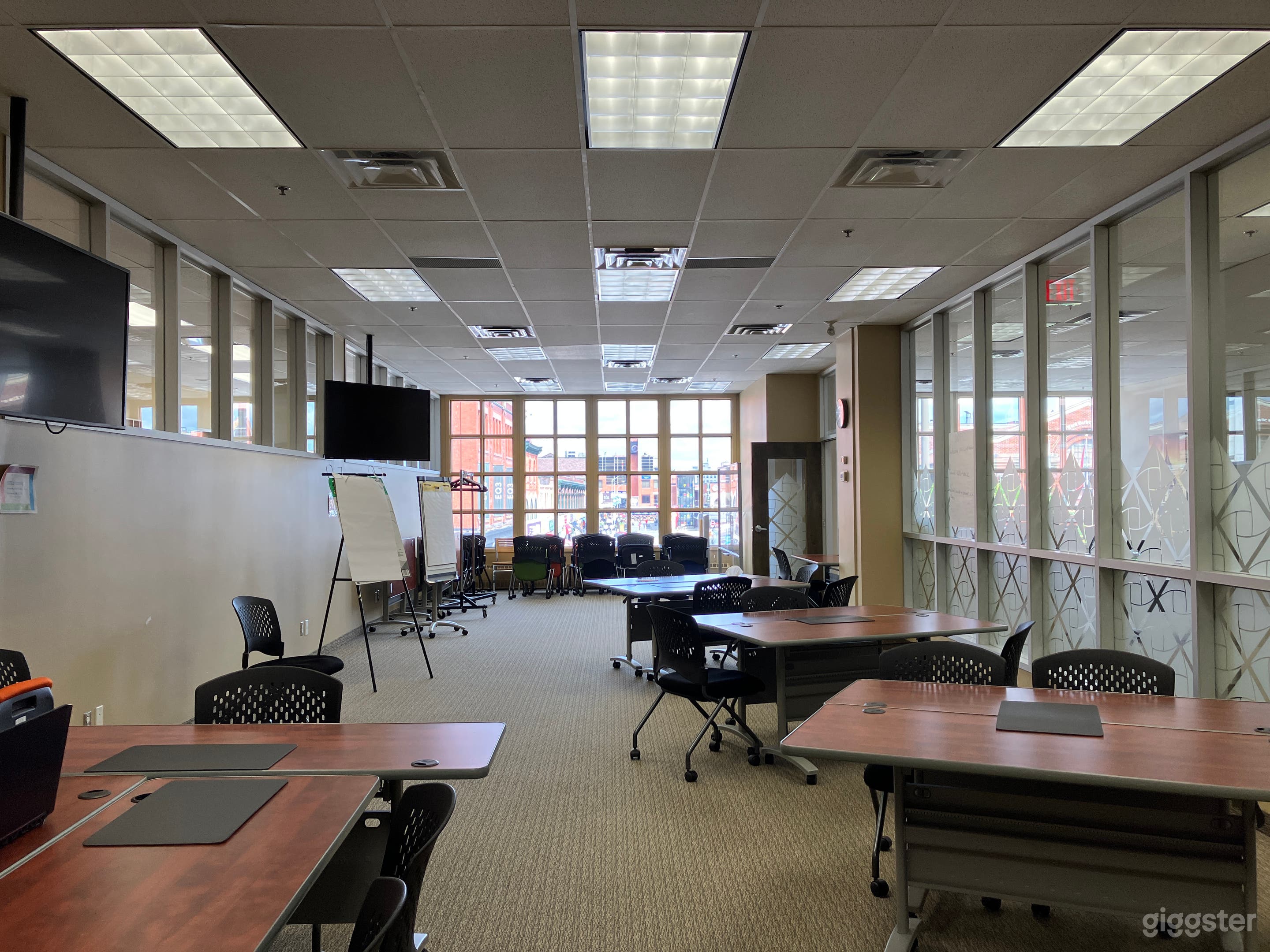ByWard Market Classroom Style and Boardroom Spaces Photo 2