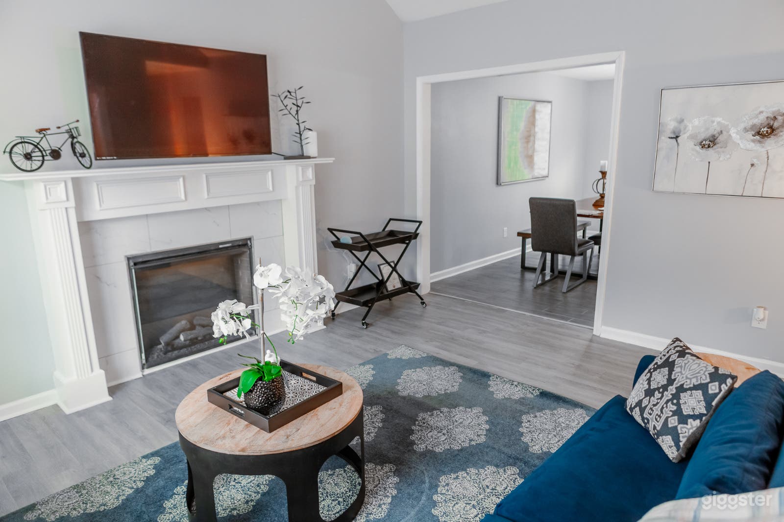 Chic Overlooking Terrace Scenery Photo 1