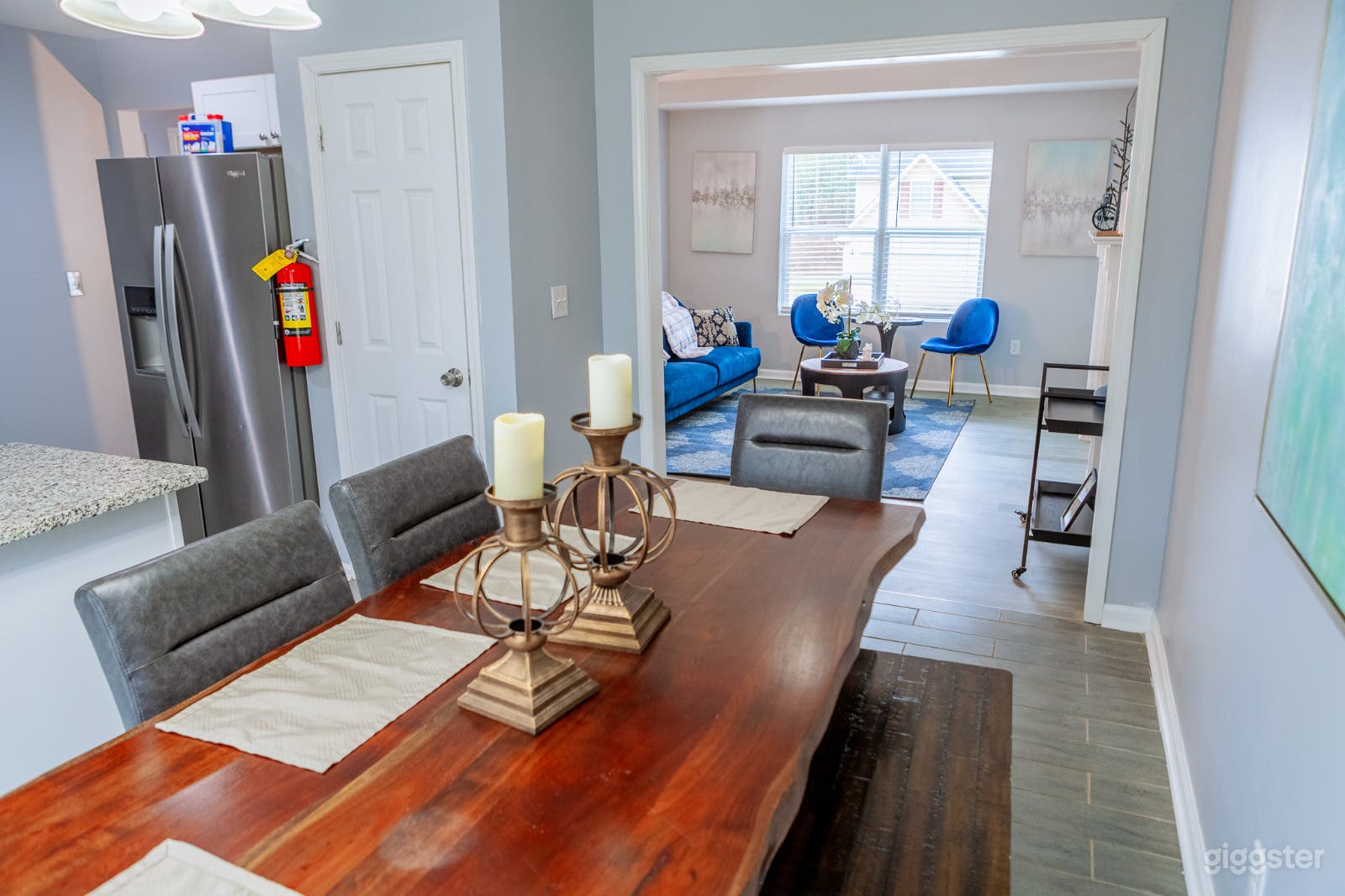 Chic Overlooking Terrace Scenery Photo 2