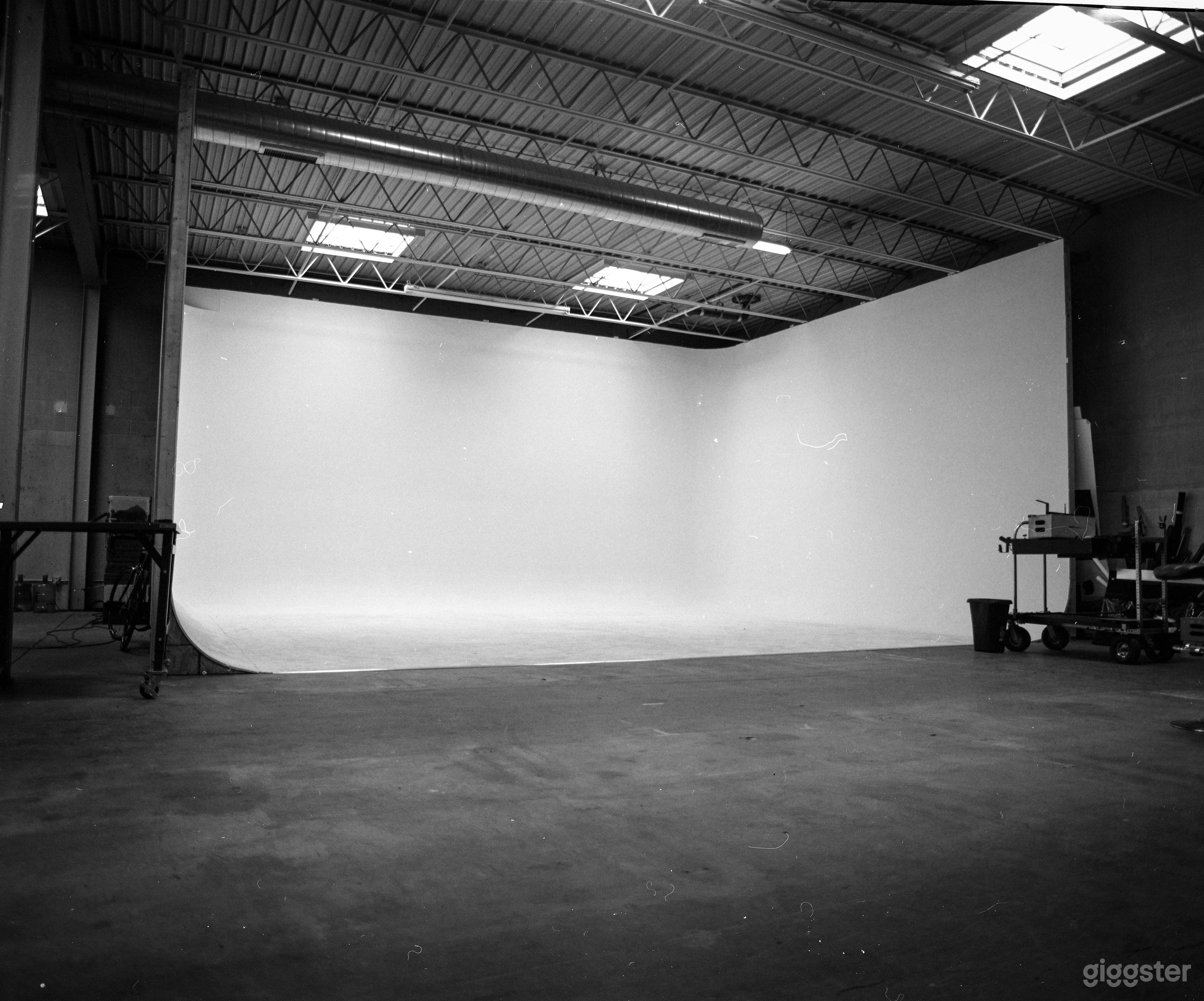 3 Wall White Cyc | 23x25'