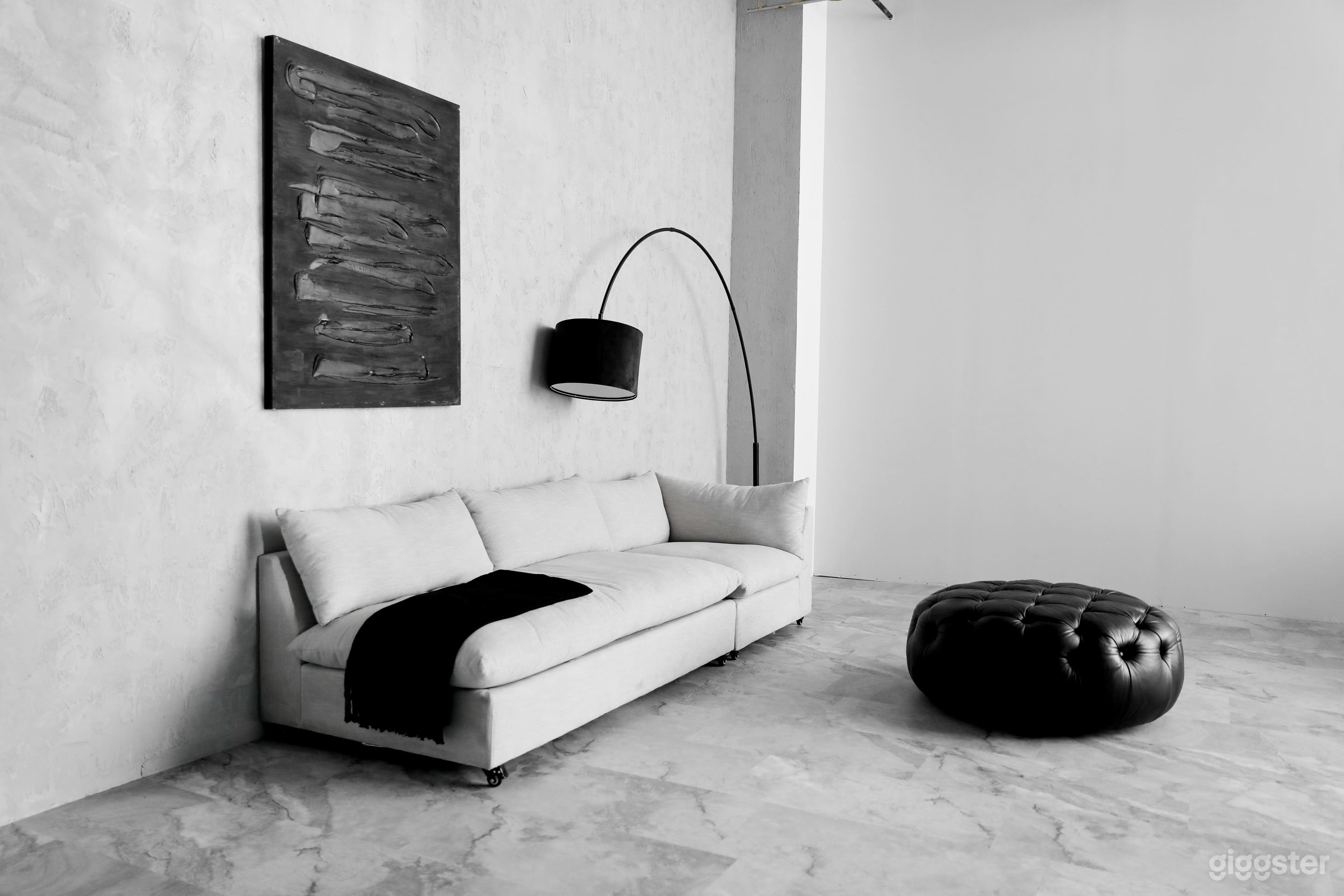 Monochromatic Multi-use Photo and Video Studio Photo 4