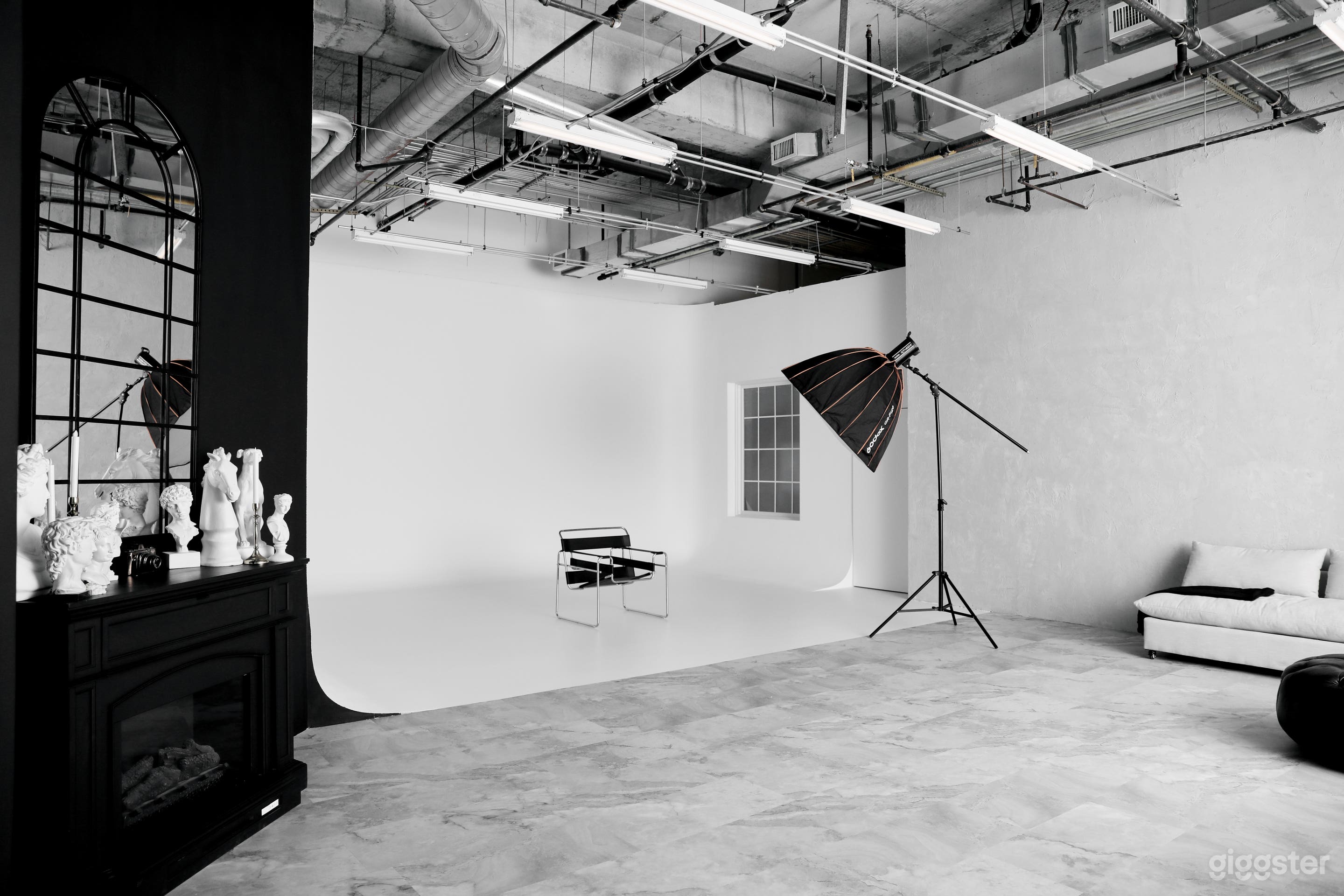 Monochromatic Multi-use Photo and Video Studio Photo 1