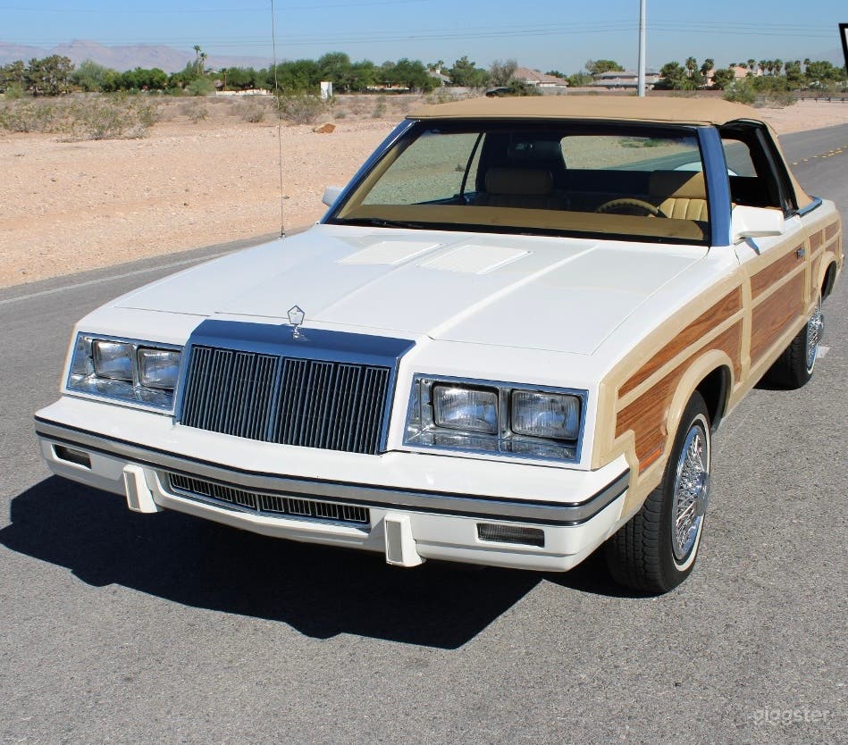 1985 Chrysler LeBaron Convetibl - Town &amp; country  Photo 1