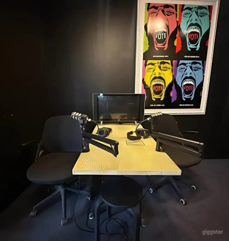  4-Person Podcast Studio with Engineer & Live Stream 