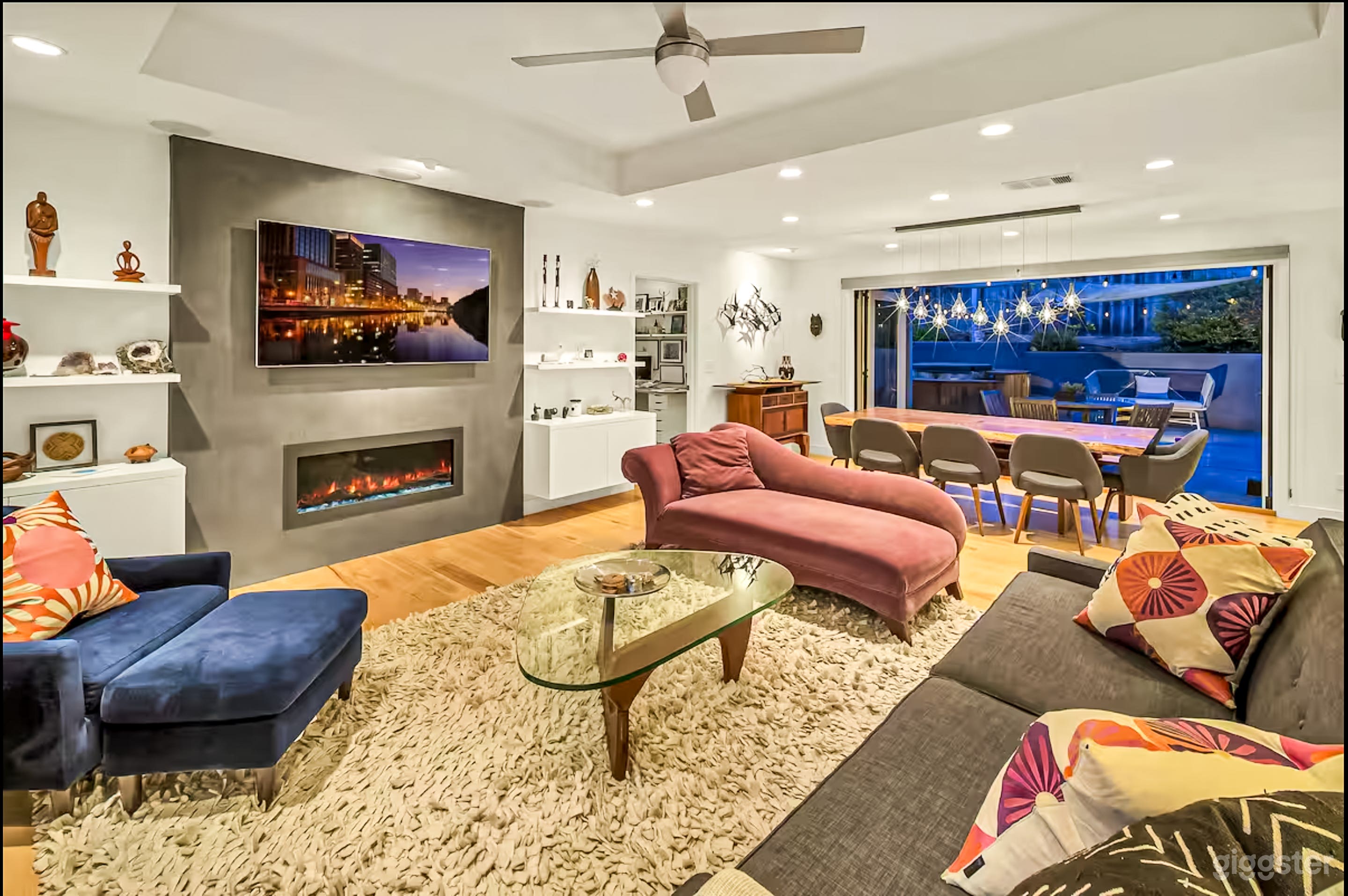 Coastal Encinitas Bungalow — Bright &amp; Stylish Photo 3