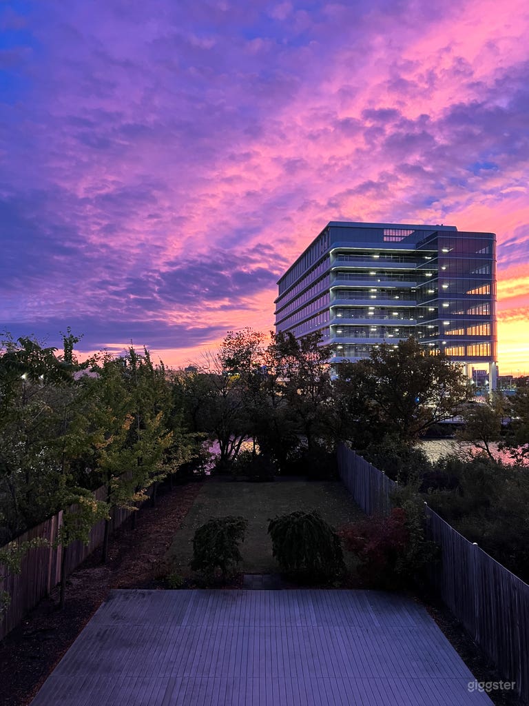  Private Patio &amp; Yard with River View 