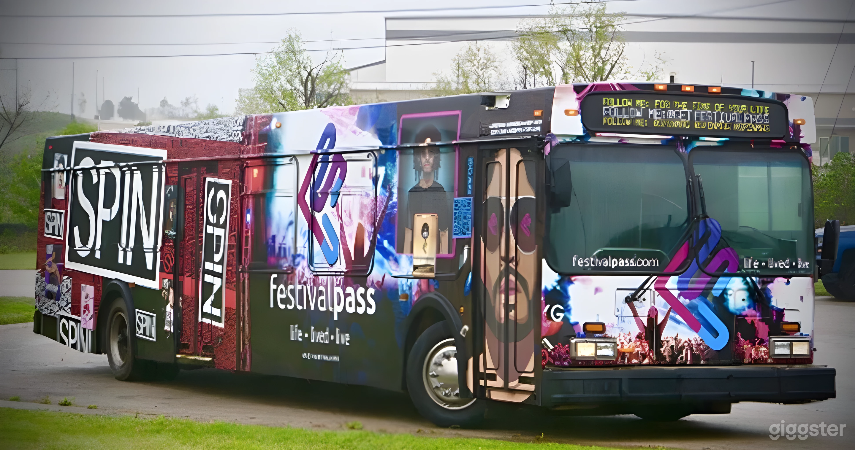 Incredible Limo-Style Party Bus Photo 2