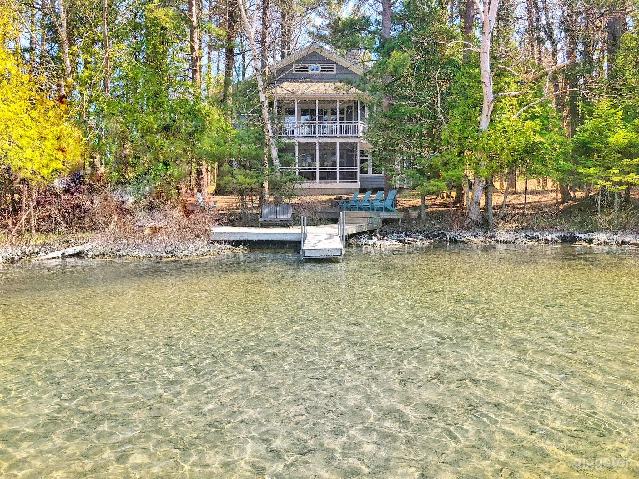 Newly renovated 5BR cottage on the water w kayak Photo 1