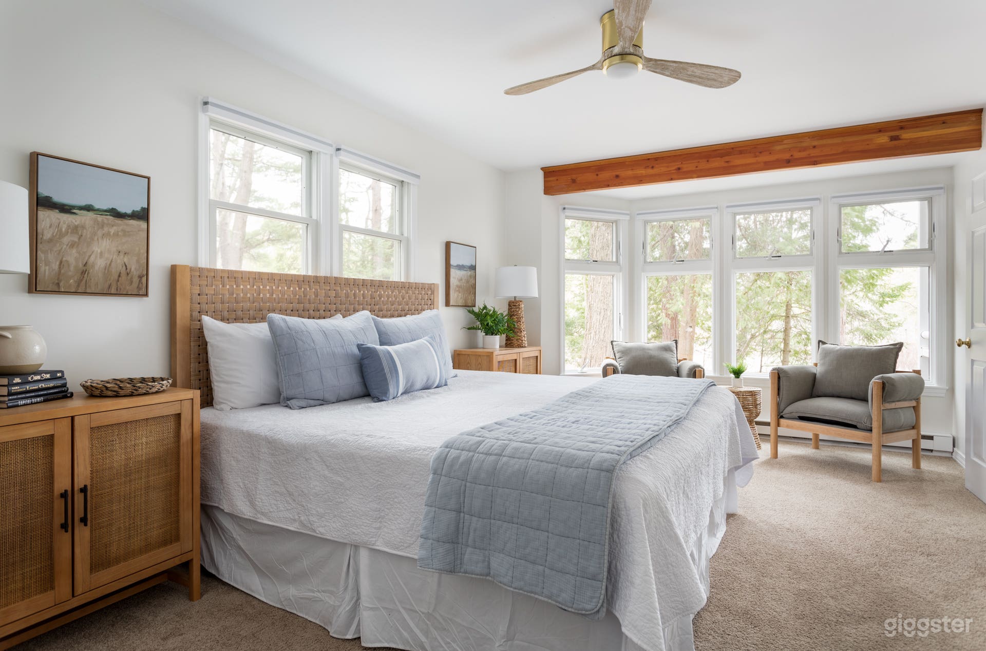 Newly renovated 5BR cottage on the water w kayak Photo 4