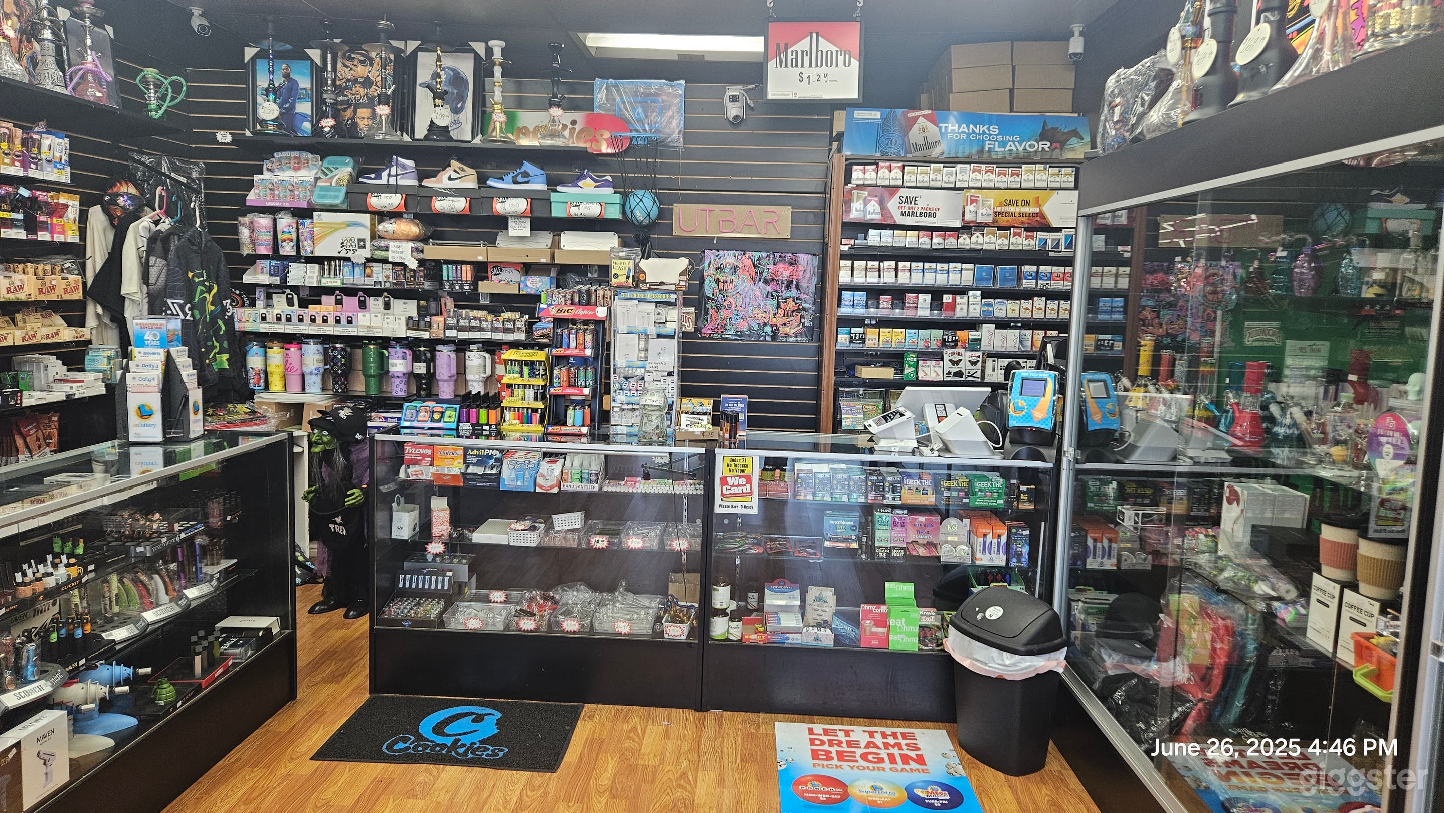 Valley Smoke Shop Van Nuys Photo 2