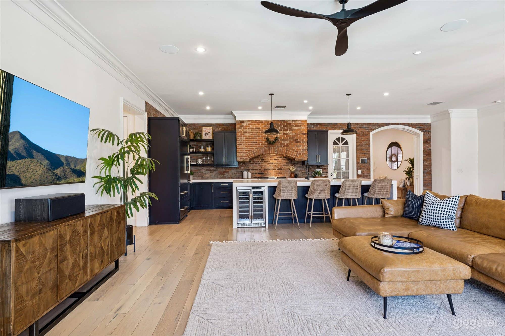 Bright, Open Arcadia Proper Home with Beautiful Yard Photo 3