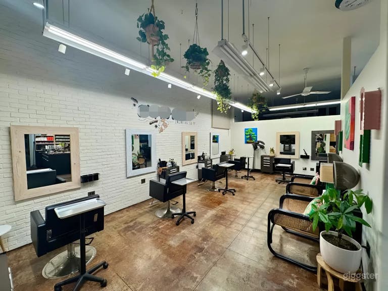  Estudio de Salón Flexible | 600 pies cuadrados de espacio creativo de belleza 