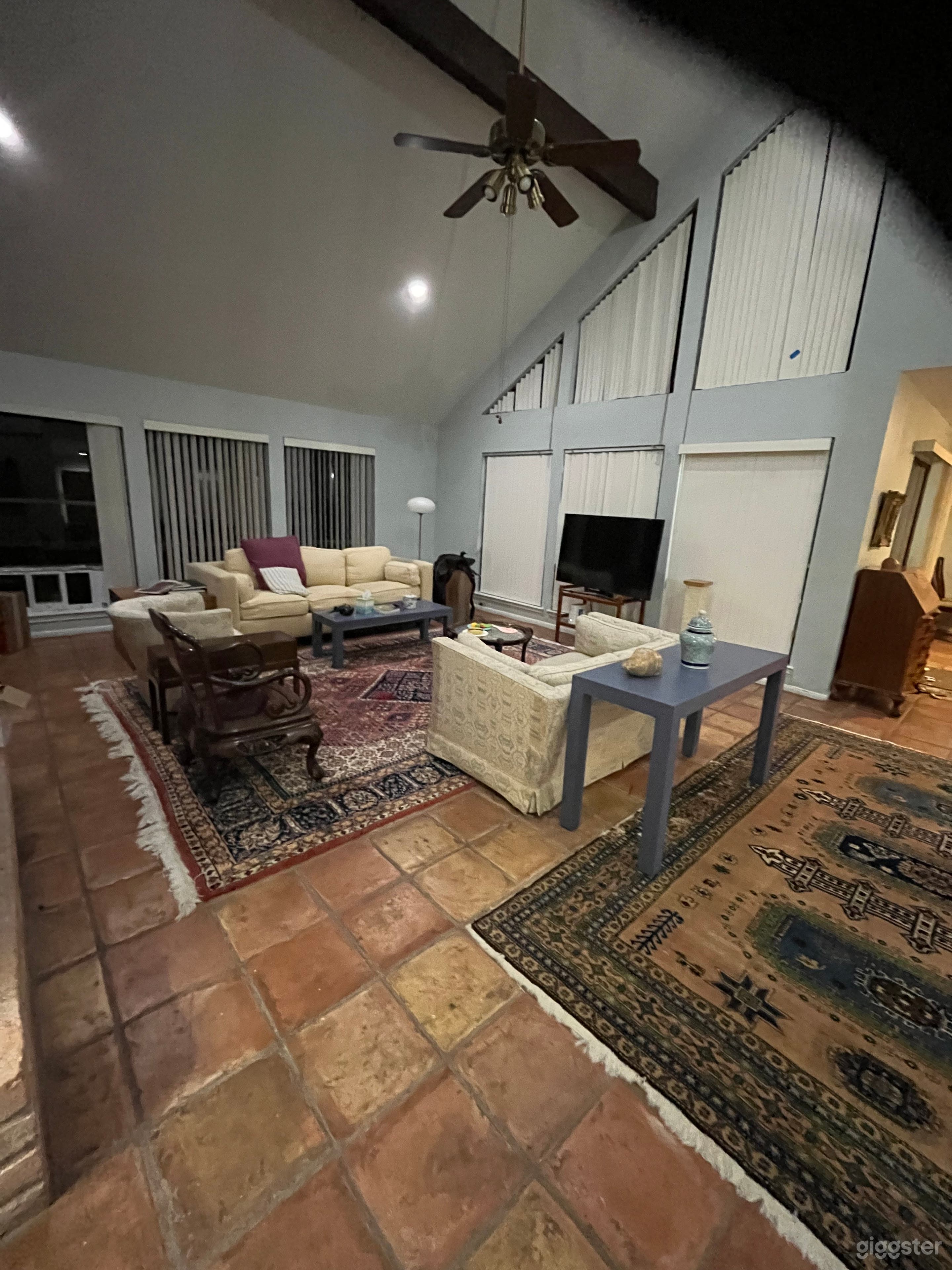 Upper middle class house with comfy feel Photo 1