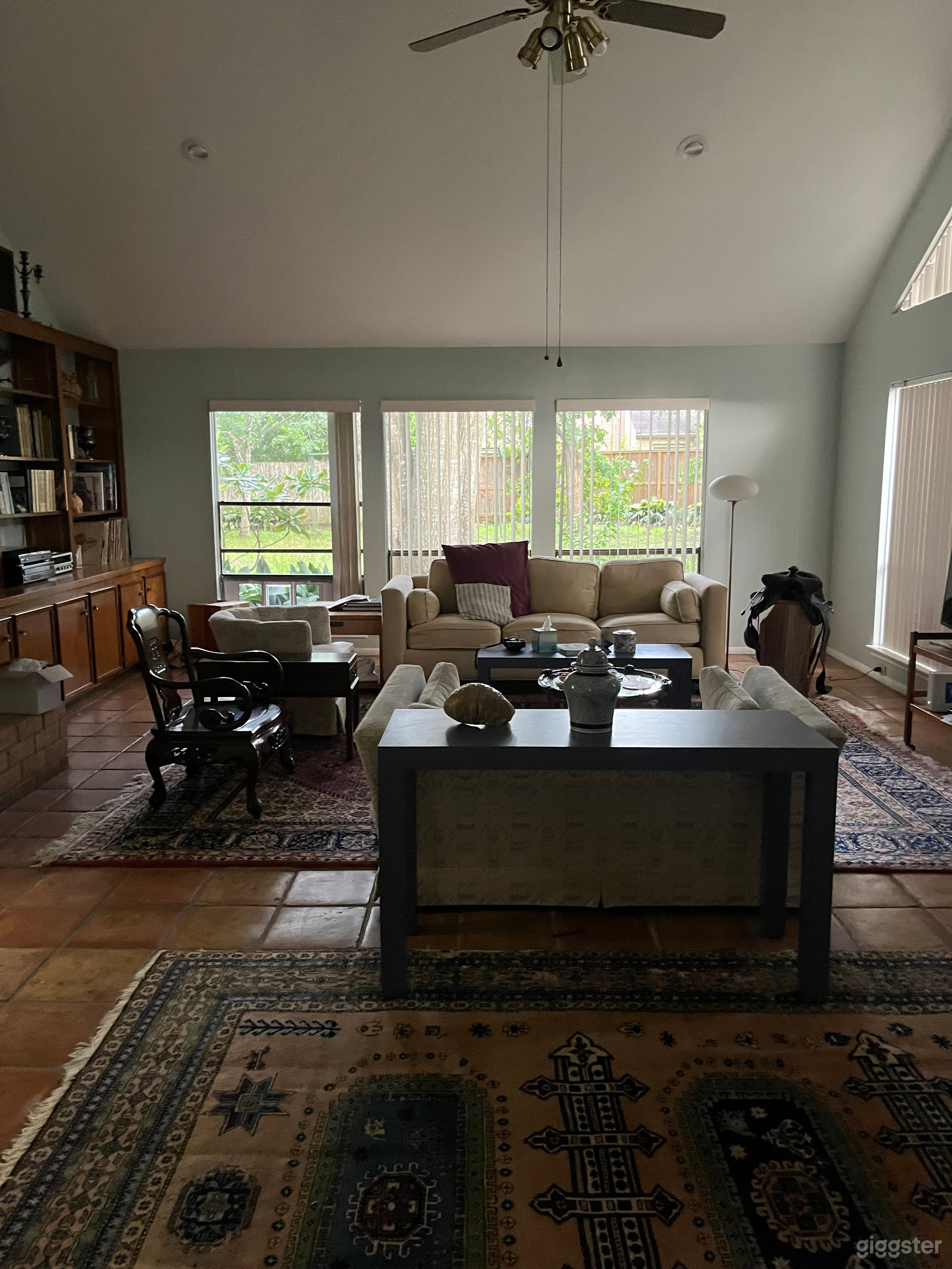 Upper middle class house with comfy feel Photo 2