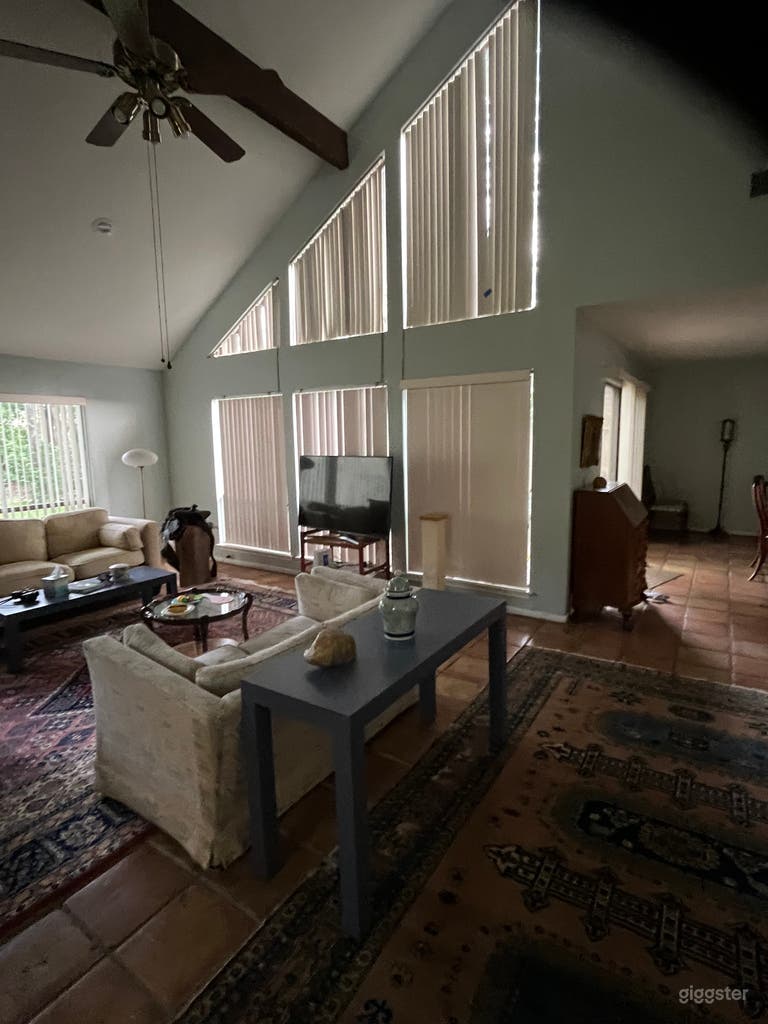  Upper middle class house with comfy feel 