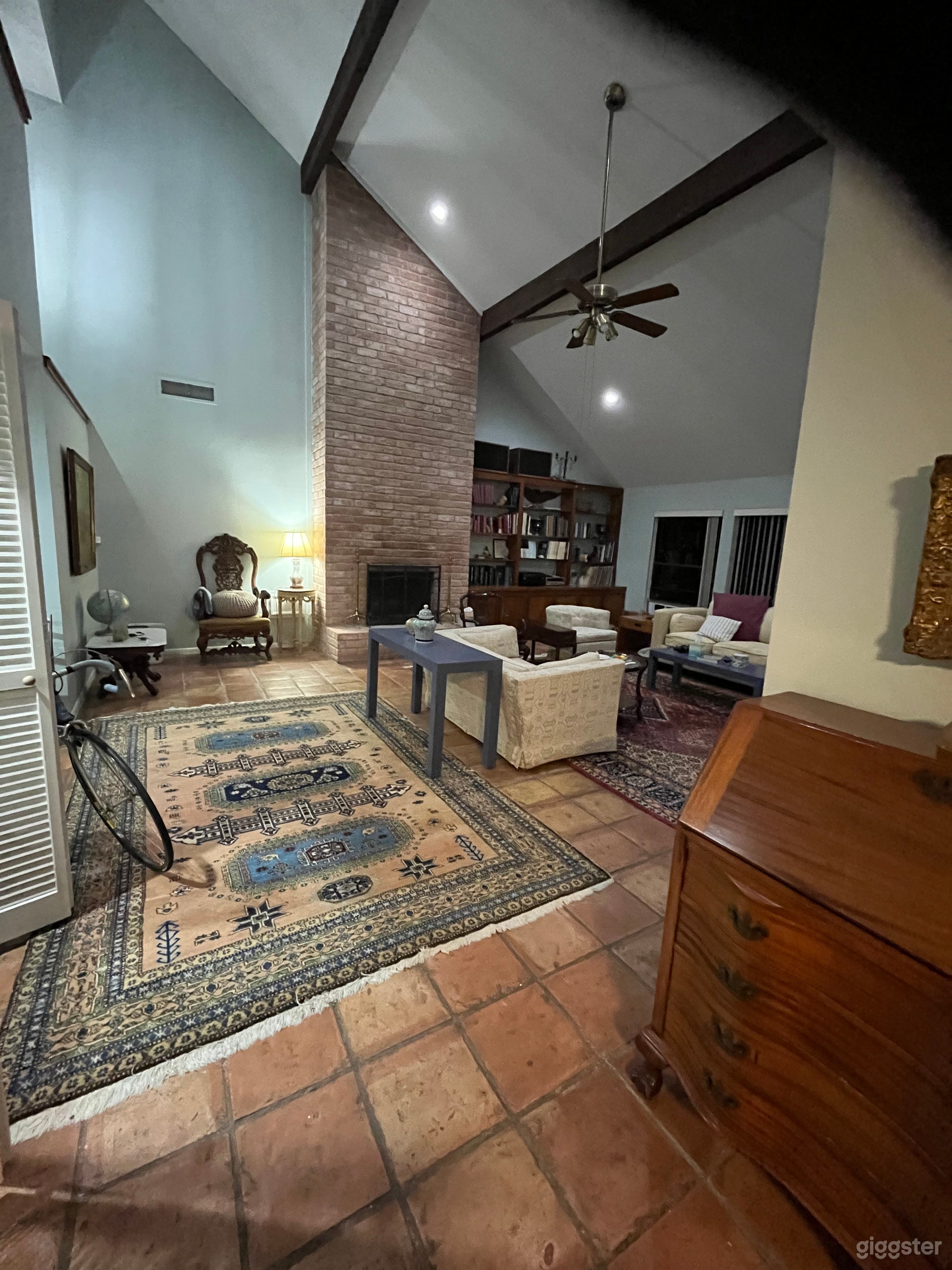 Upper middle class house with comfy feel Photo 3