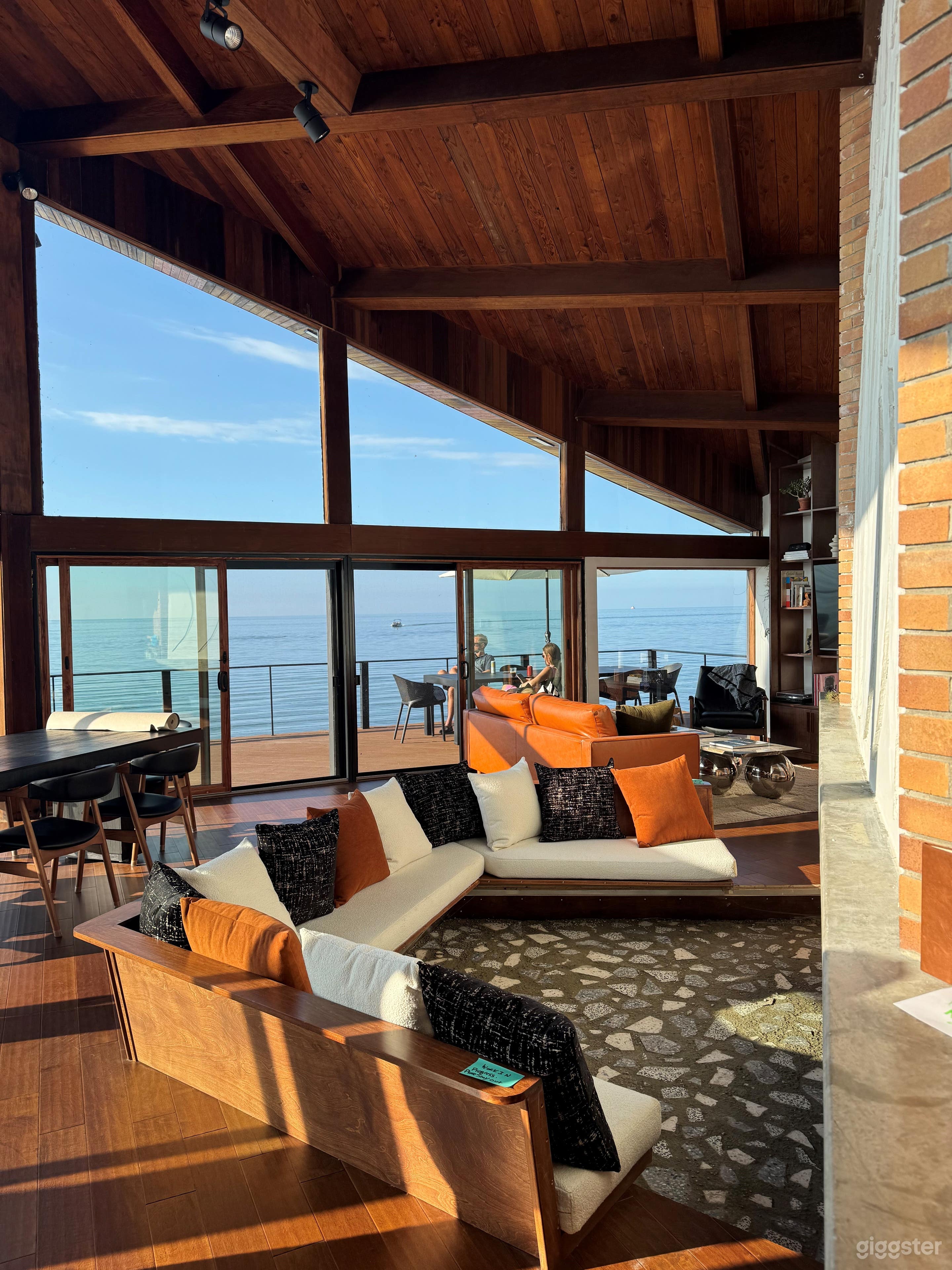 Lake House CLE - Post &amp; Beam MCM Marvel -Lake Erie Photo 3