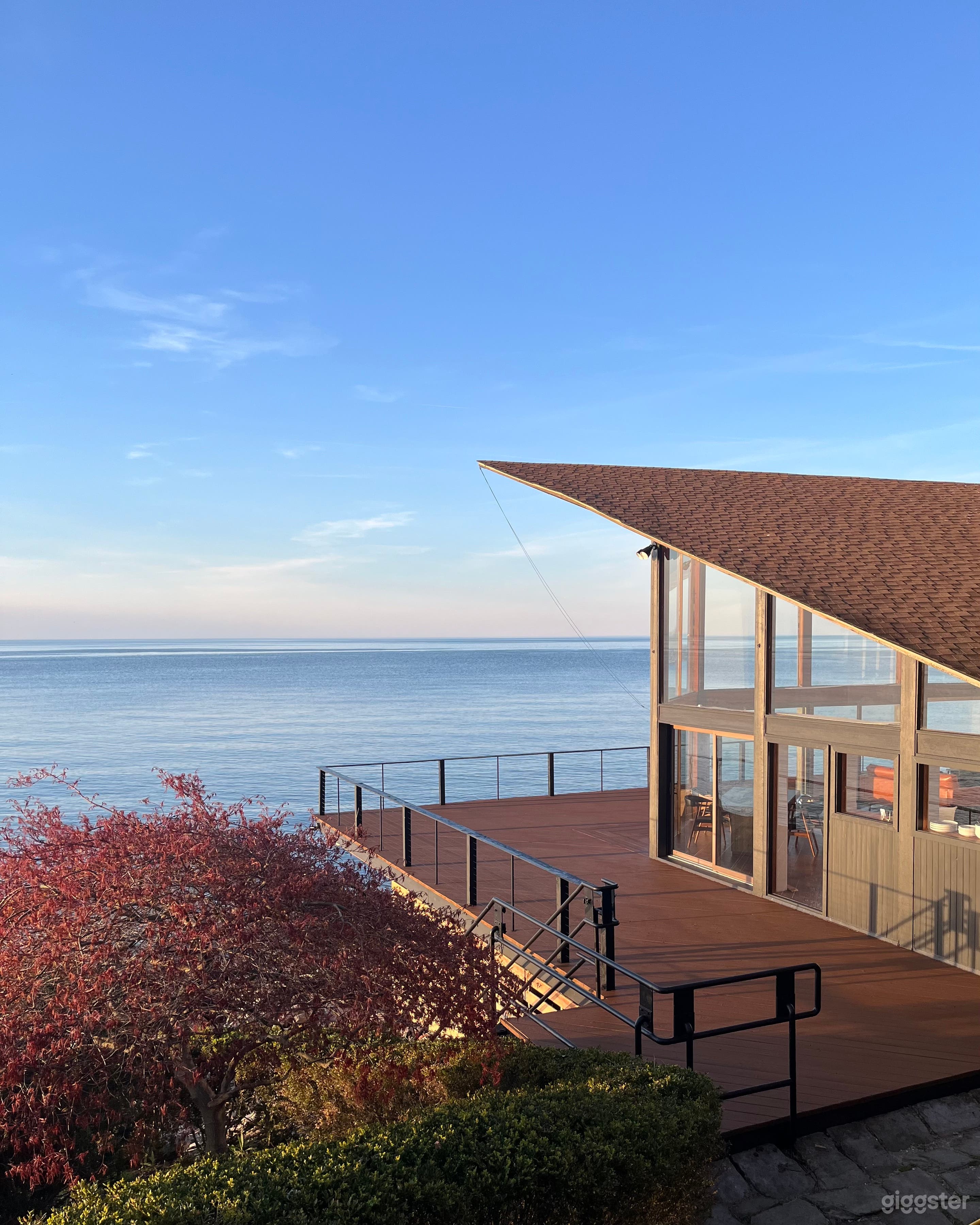 Lake House CLE - Post &amp; Beam MCM Marvel -Lake Erie Photo 1