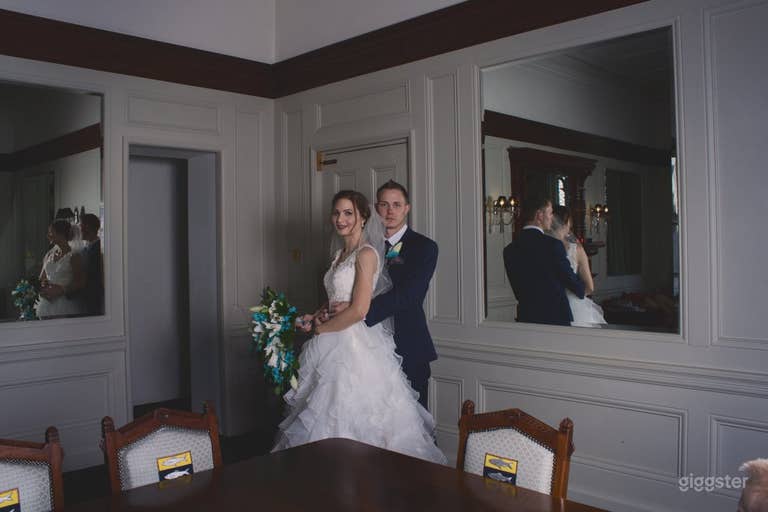  Stunning Historic Mansion with Garden Venue 