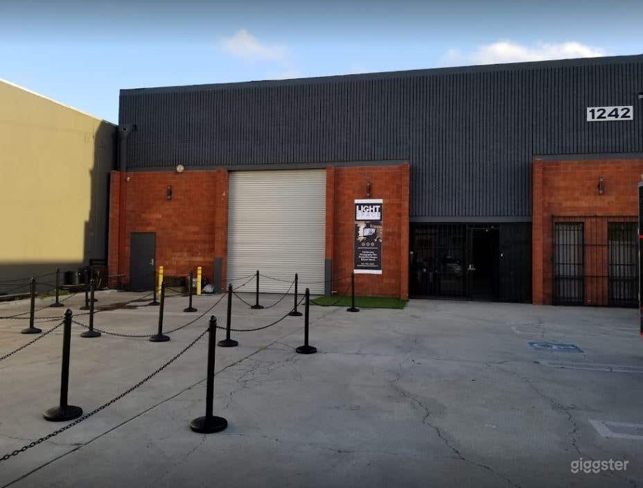 Studio 7 - FRONT LOT EXTERIOR / OUTDOOR Cyclorama STAGE Photo 4