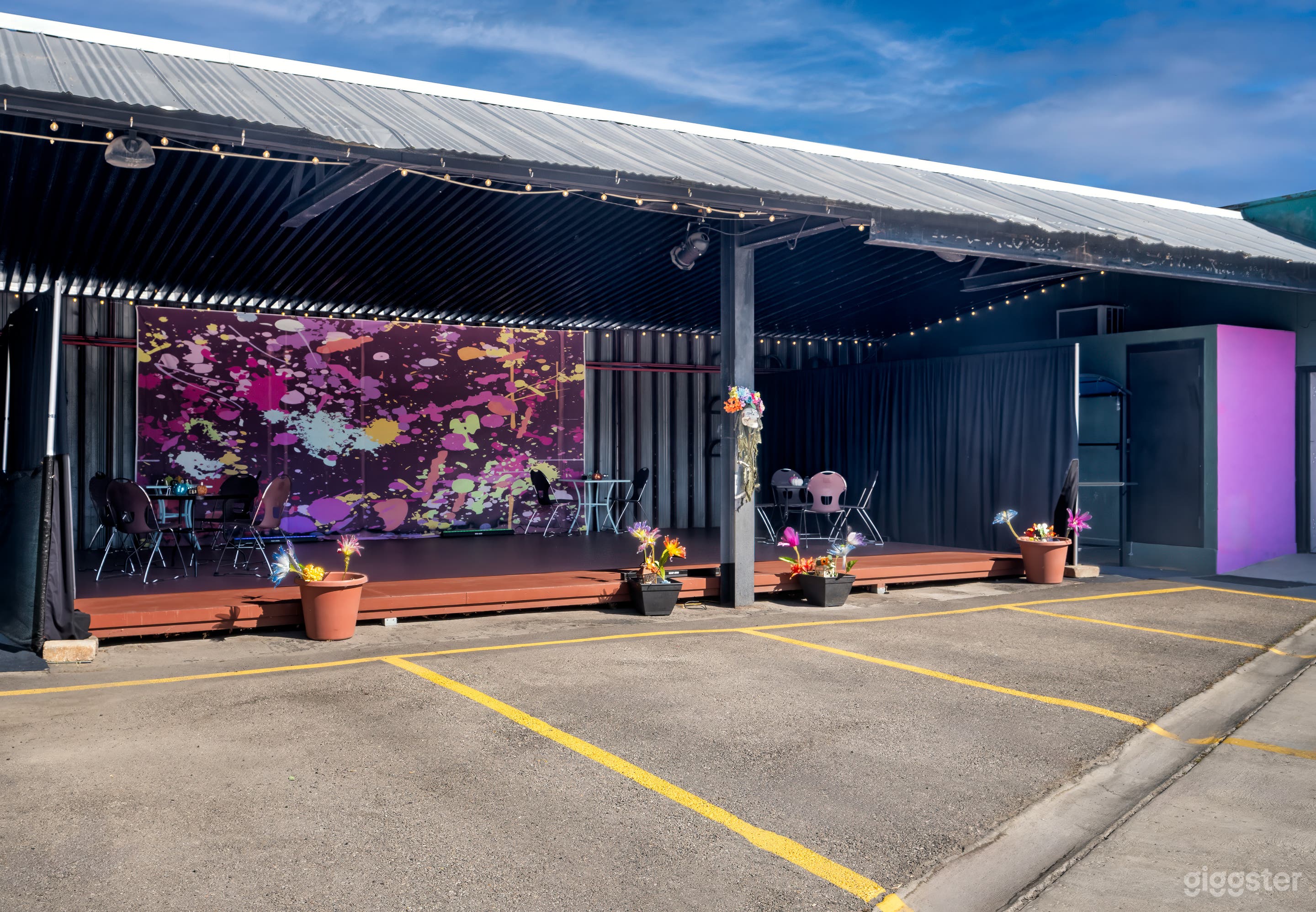 Exciting Covered Patio in Salt Lake  Photo 1