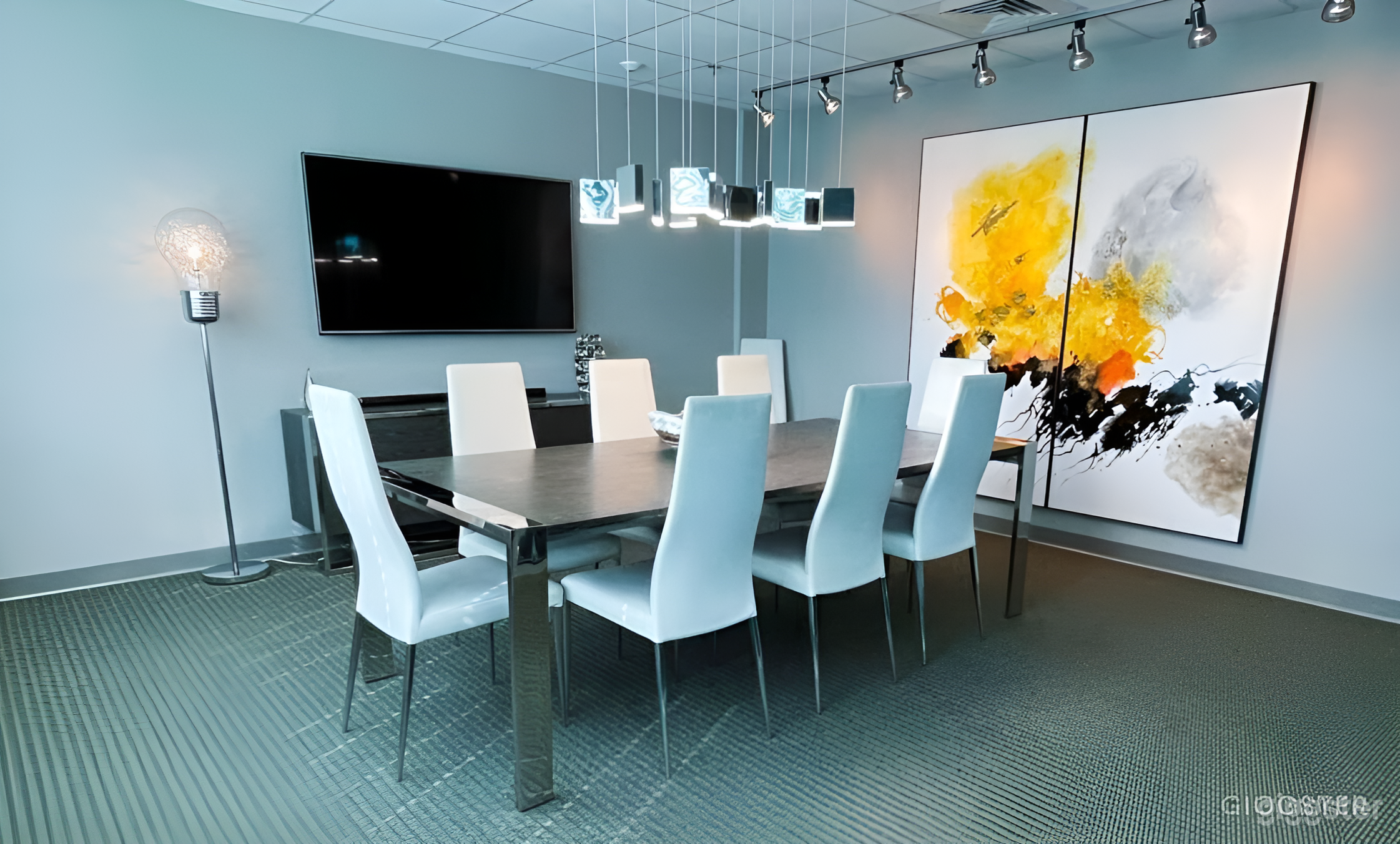 Well Presented Conference Room Photo 3