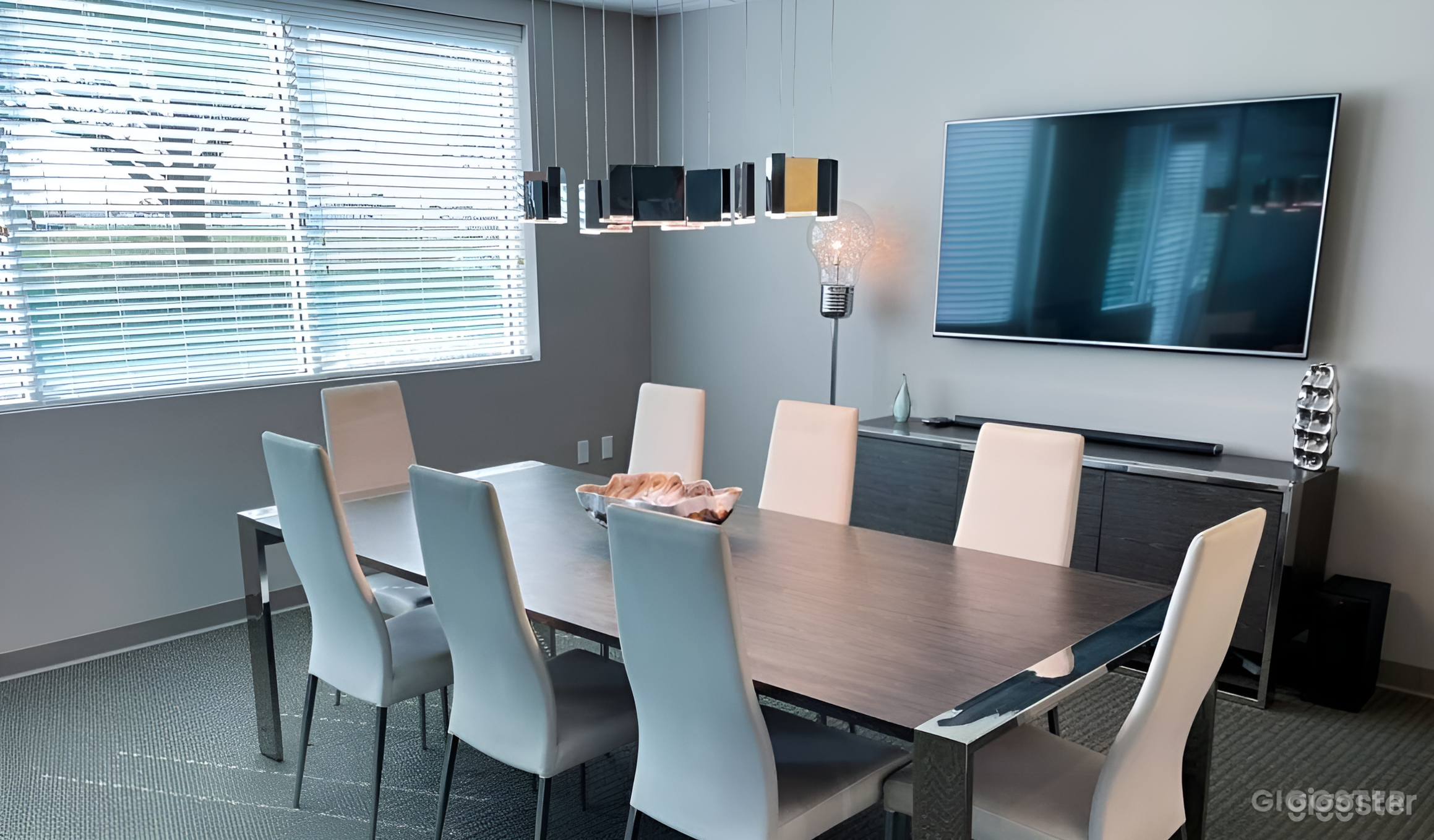 Well Presented Conference Room Photo 4