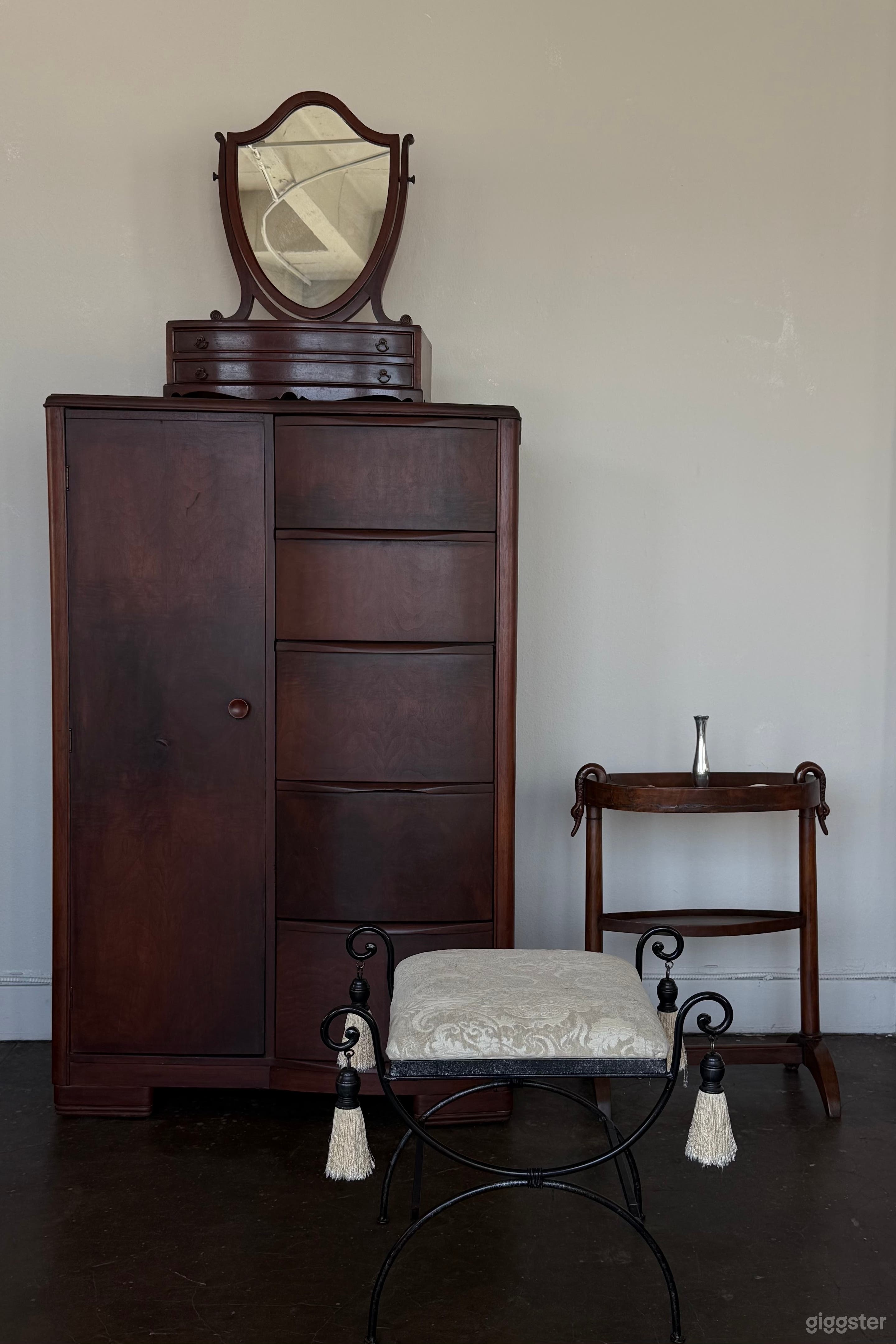 Minimal Lifestyle Studio with Vintage Furniture Photo 2