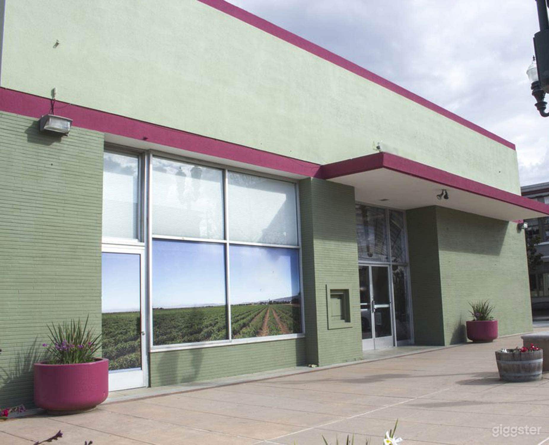 Well-Equipped Edit Bays in Gilroy Photo 3