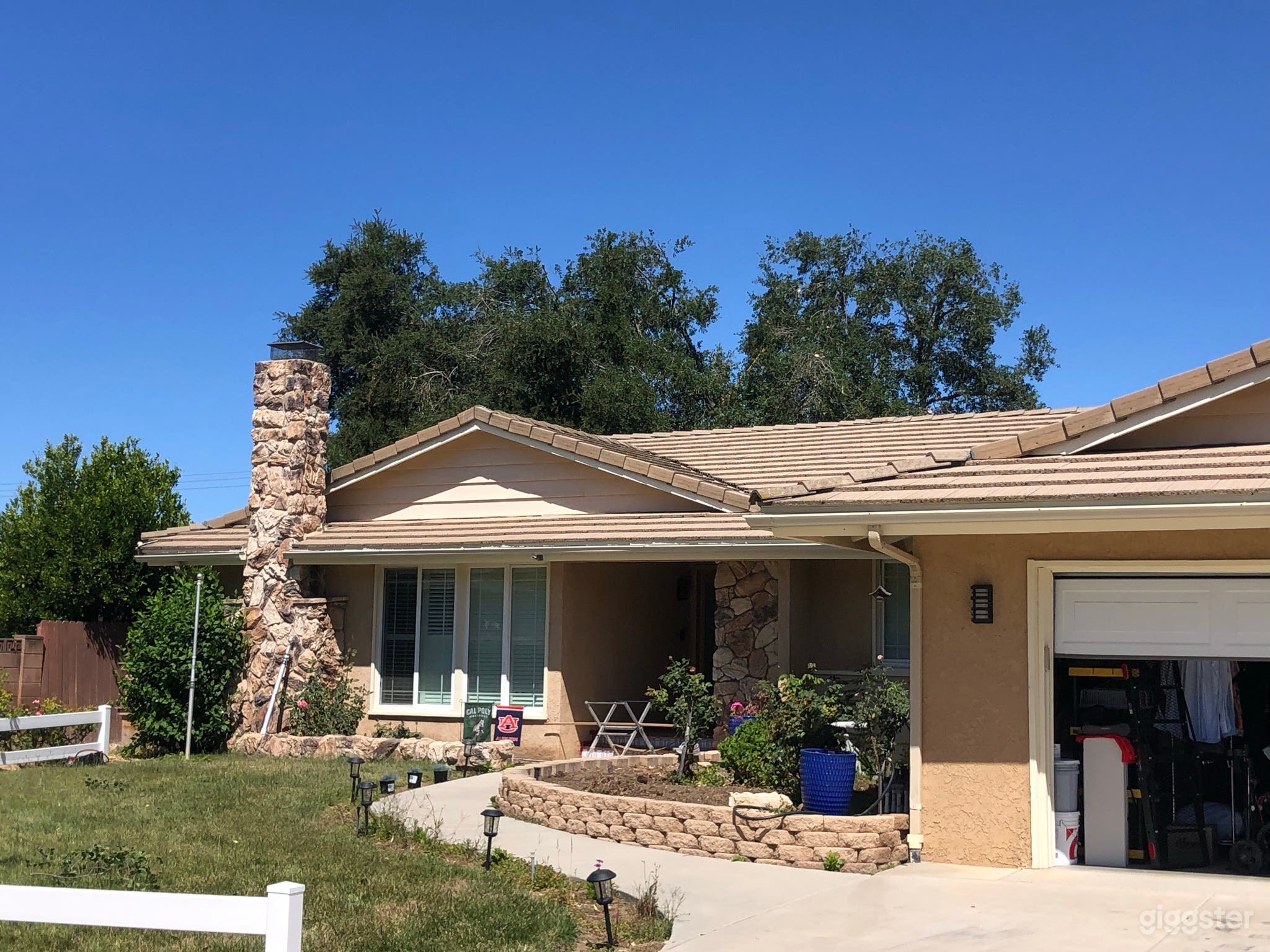 Ranch Style Home in the Suburbs Photo 2