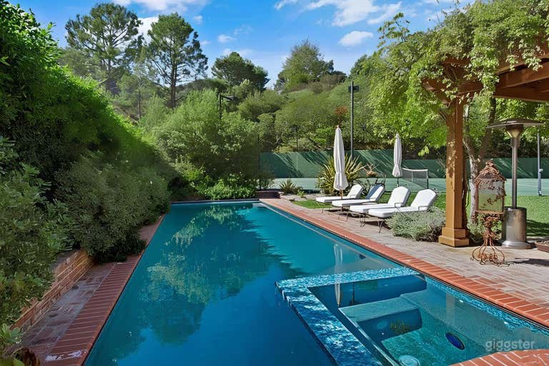  Rectangular Tropical Pool with Spa 