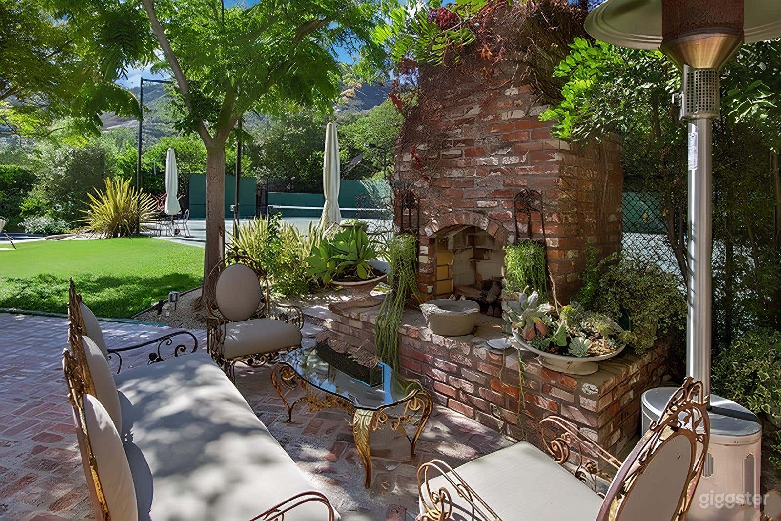 Rectangular Tropical Pool with Spa Photo 4