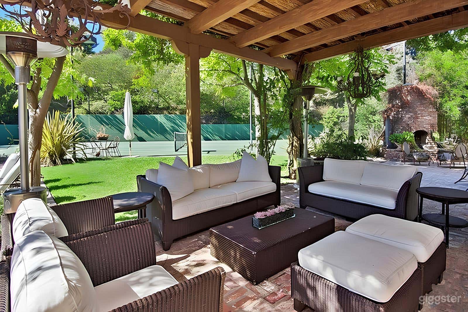 Rectangular Tropical Pool with Spa Photo 3