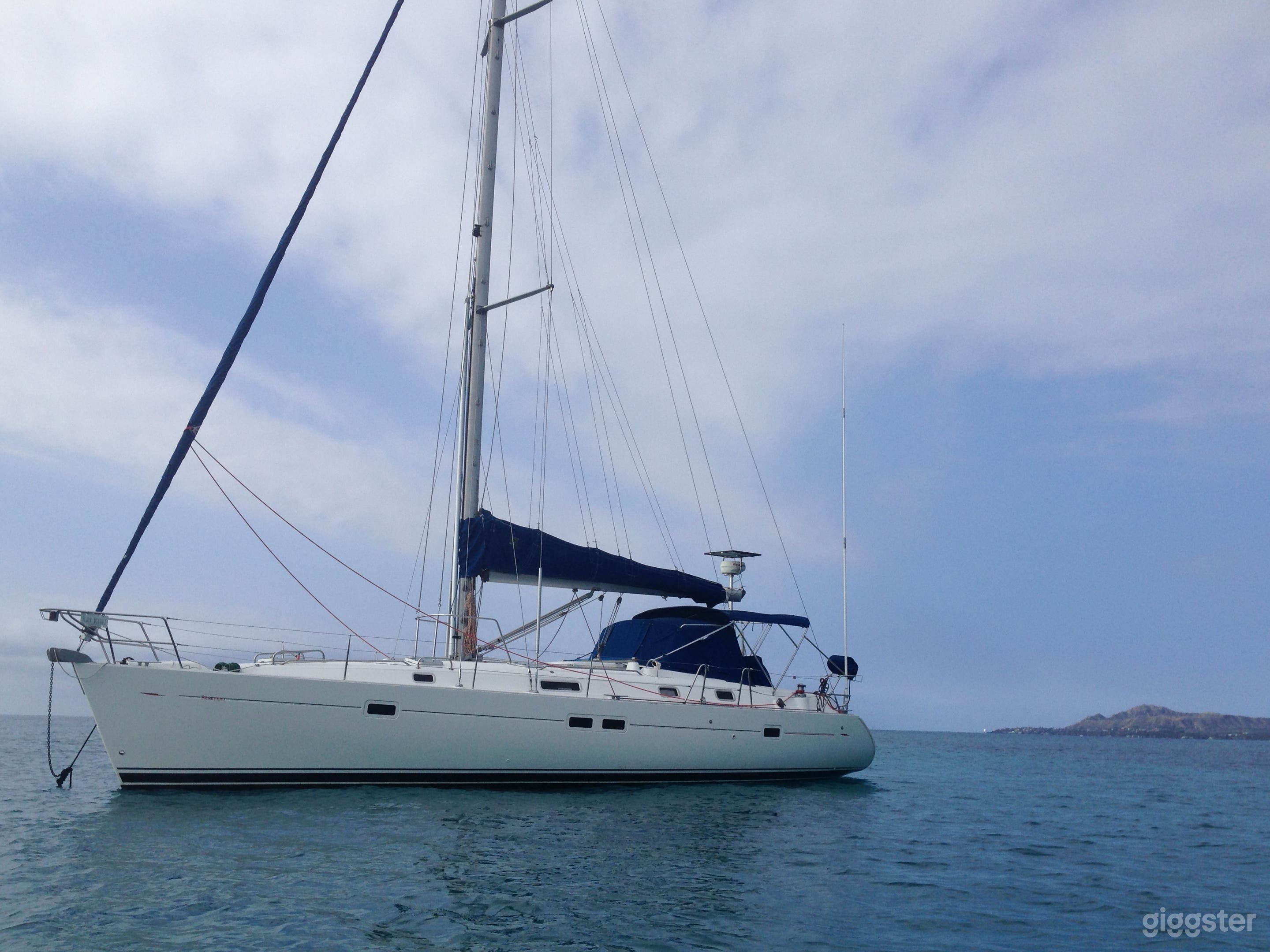 Private Yacht sails the Hawaiian Islands  Photo 1