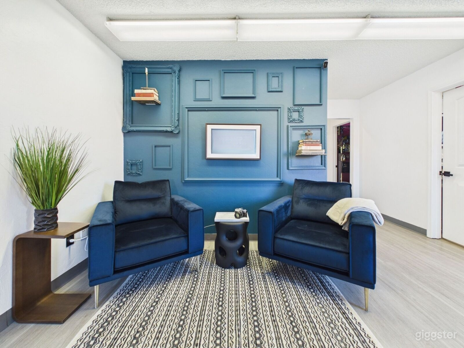 Urban Photography Studio With Warehouse Photography Space Photo 2