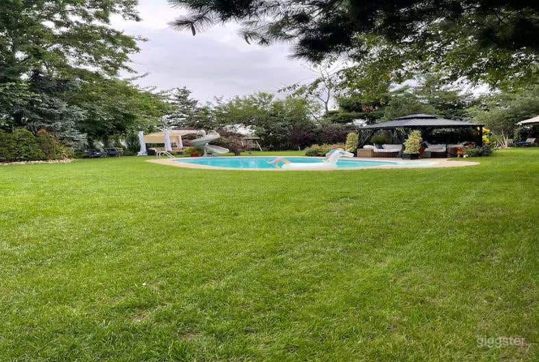 Pool with Pergola &amp; Patio Photo 4