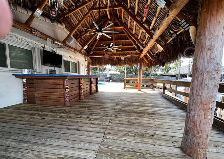  Tropical Oasis Tiki Bar and Pool 