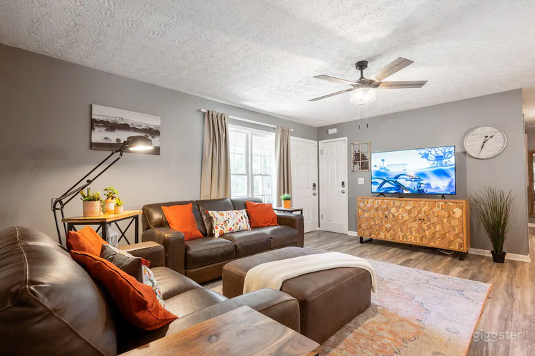  Cabin Style Stay With Hot Tub, Grill & Porch Swing 