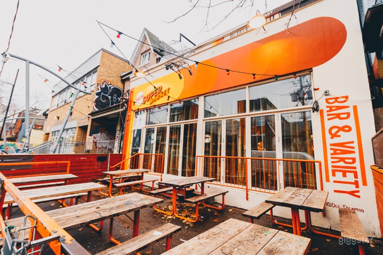  Live Music & Concert Venue 