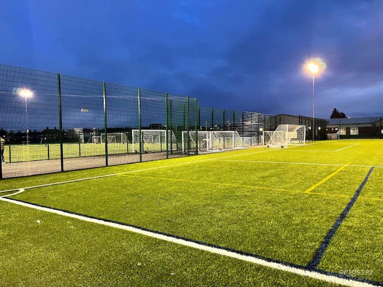  First Class Football Facilities in Aintree 